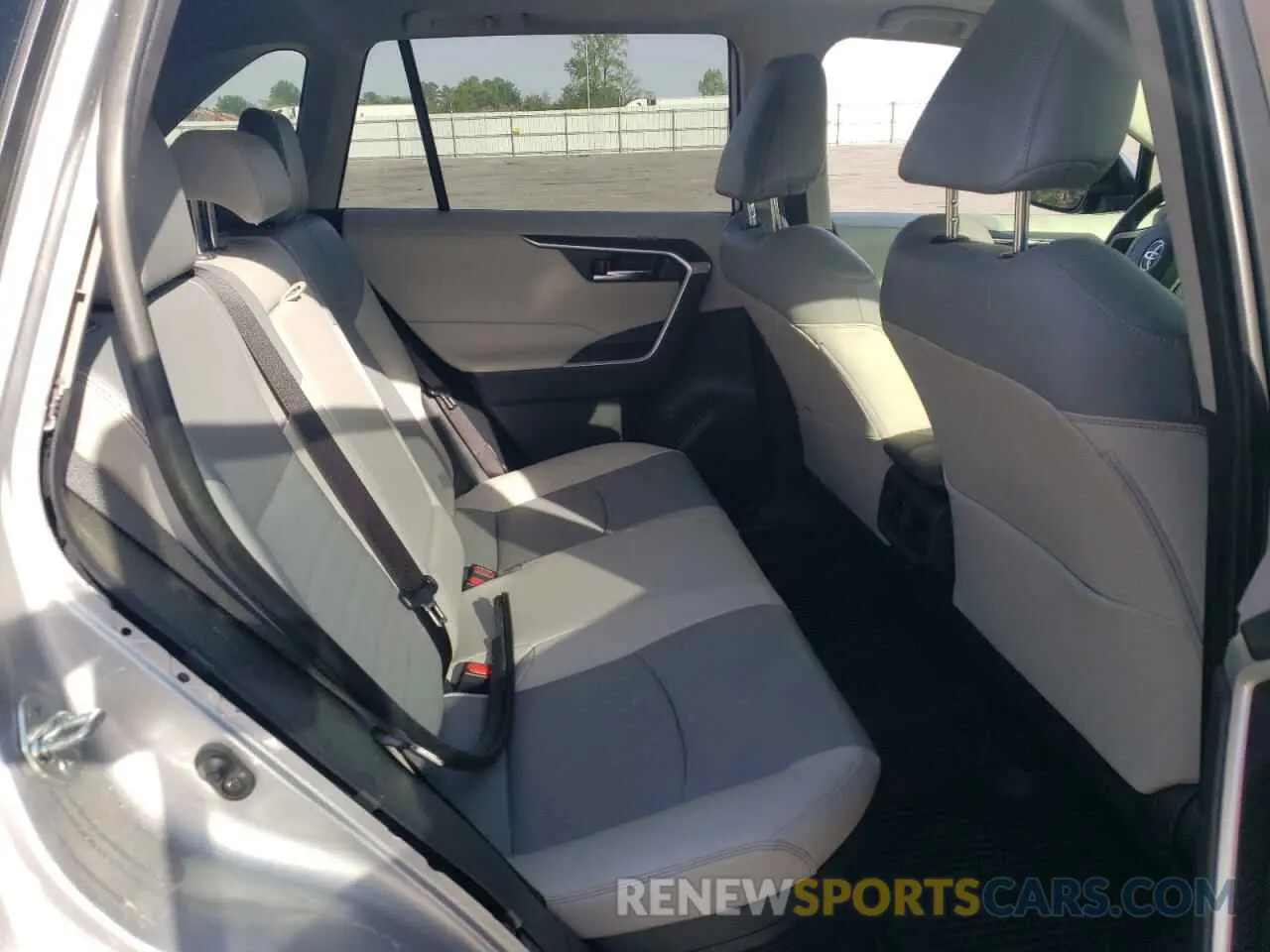 10 fotografías del automóvil dañado JTMB6RFV4PD080274 TOYOTA RAV4 2023