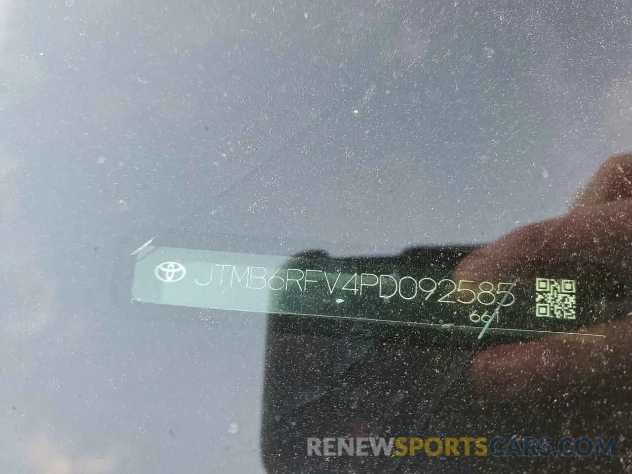 12 fotografías del automóvil dañado JTMB6RFV4PD092585 TOYOTA RAV4 2023