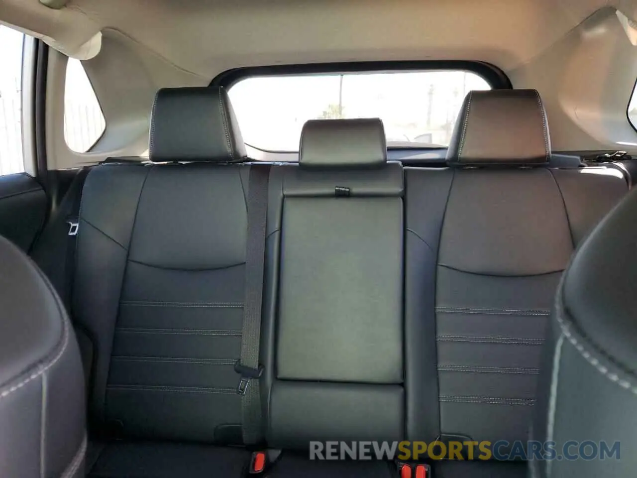 10 fotografías del automóvil dañado JTMB6RFV7PD115194 TOYOTA RAV4 2023
