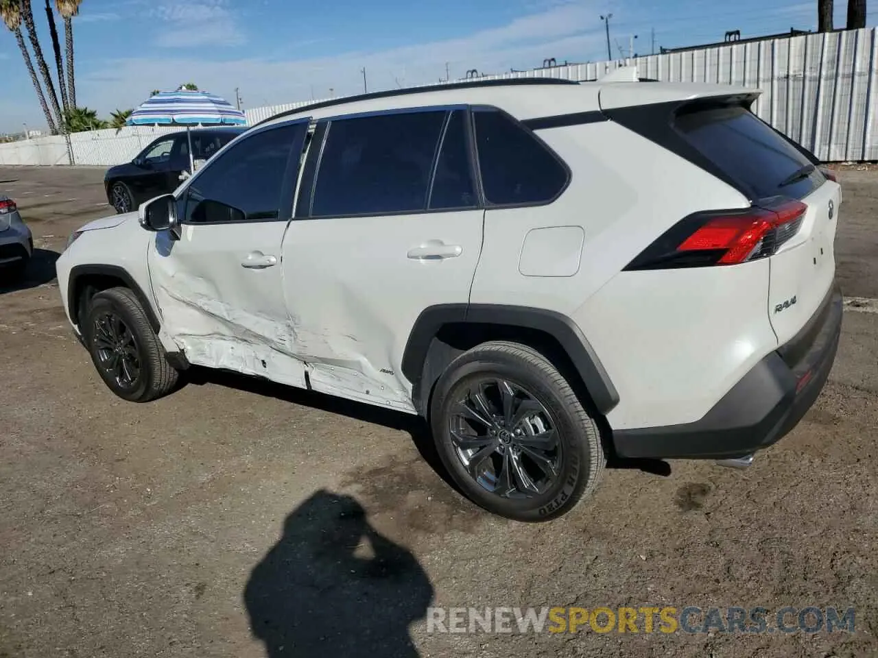 2 fotografías del automóvil dañado JTMB6RFV7PD115194 TOYOTA RAV4 2023