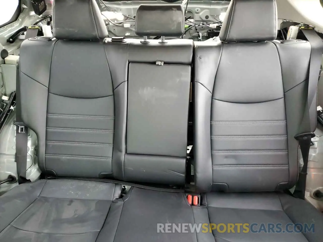 10 fotografías del automóvil dañado JTMB6RFV7PD116071 TOYOTA RAV4 2023