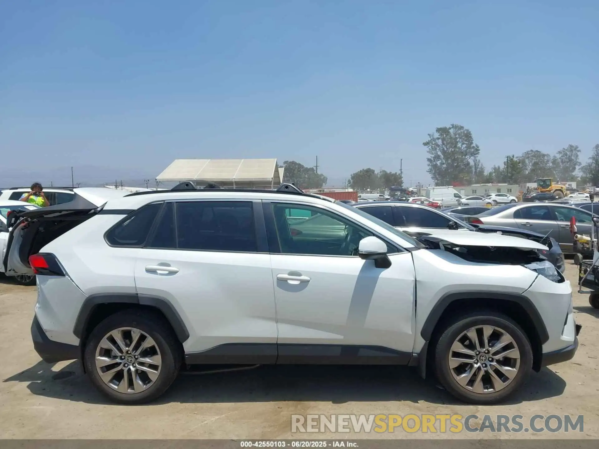 13 fotografías del automóvil dañado JTMC1RFV2PD101299 TOYOTA RAV4 2023