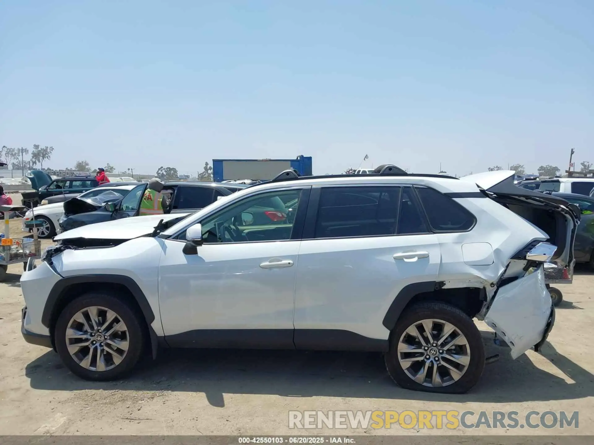 14 fotografías del automóvil dañado JTMC1RFV2PD101299 TOYOTA RAV4 2023
