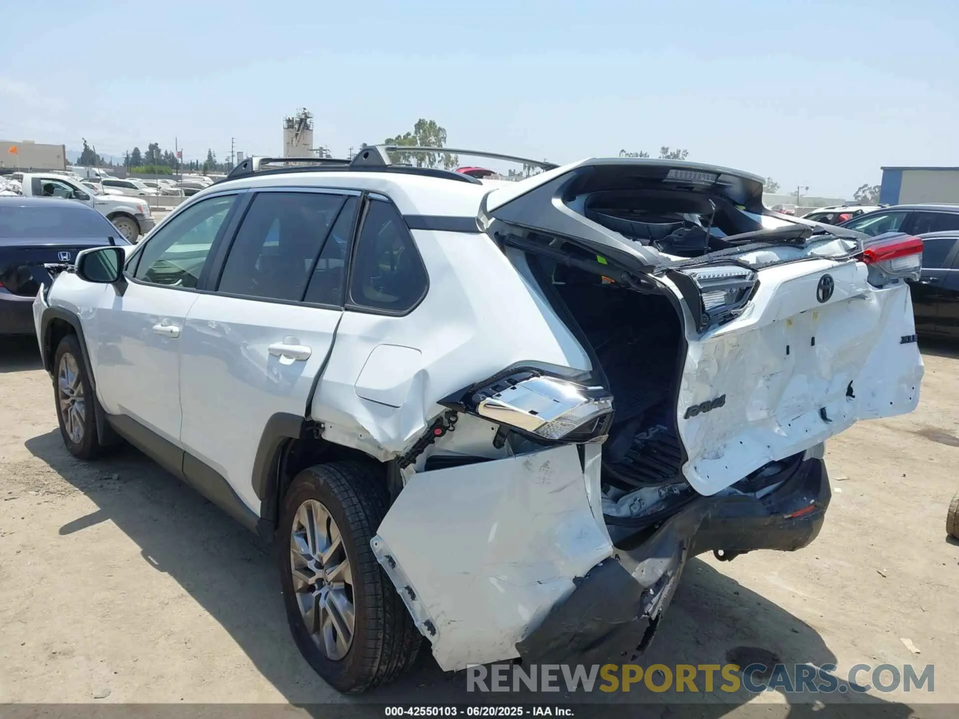 3 fotografías del automóvil dañado JTMC1RFV2PD101299 TOYOTA RAV4 2023