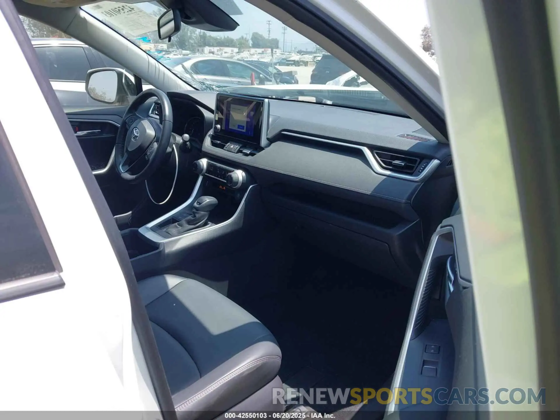 5 fotografías del automóvil dañado JTMC1RFV2PD101299 TOYOTA RAV4 2023