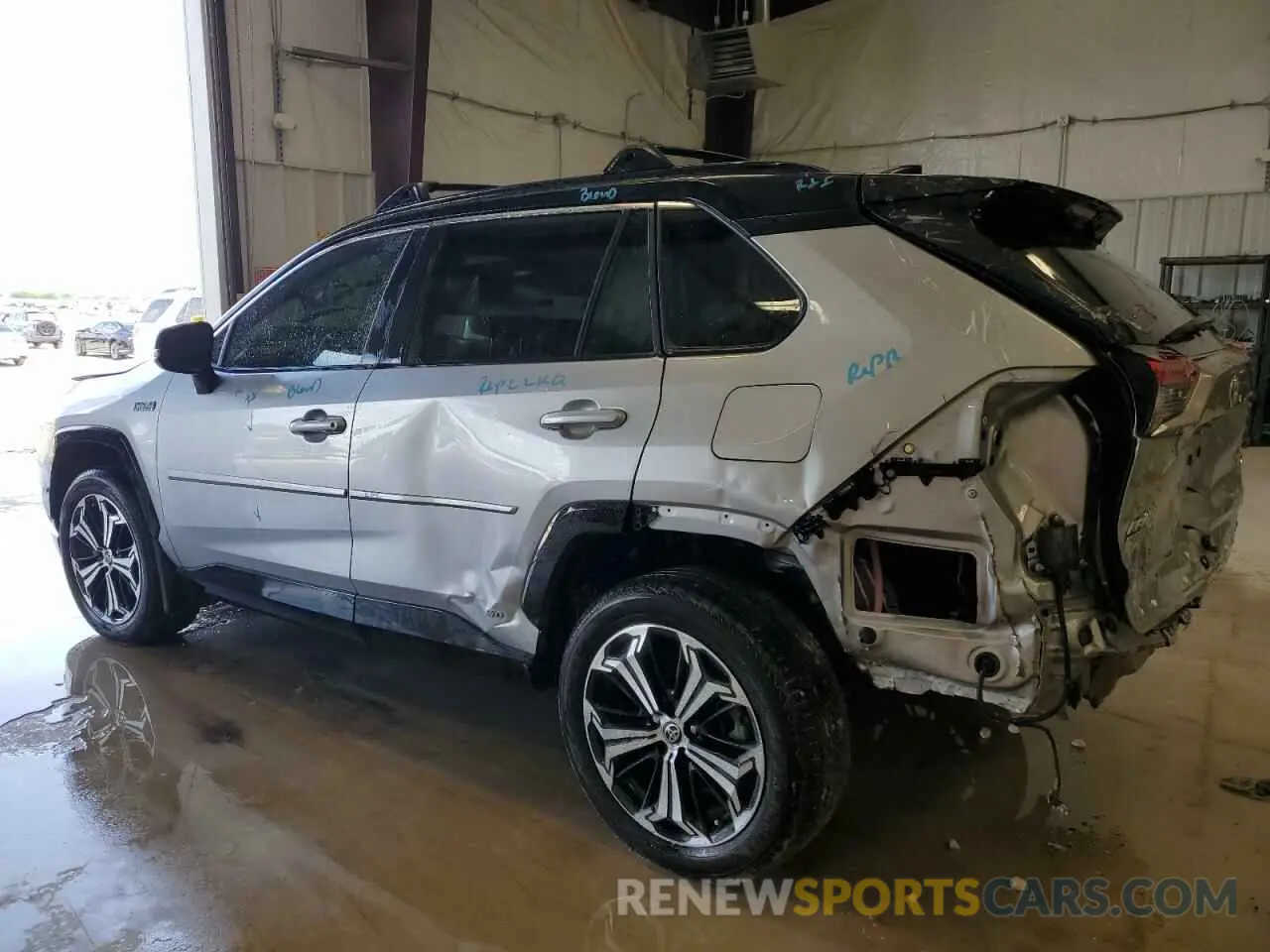 2 fotografías del automóvil dañado JTMEB3FVXPD118161 TOYOTA RAV4 2023