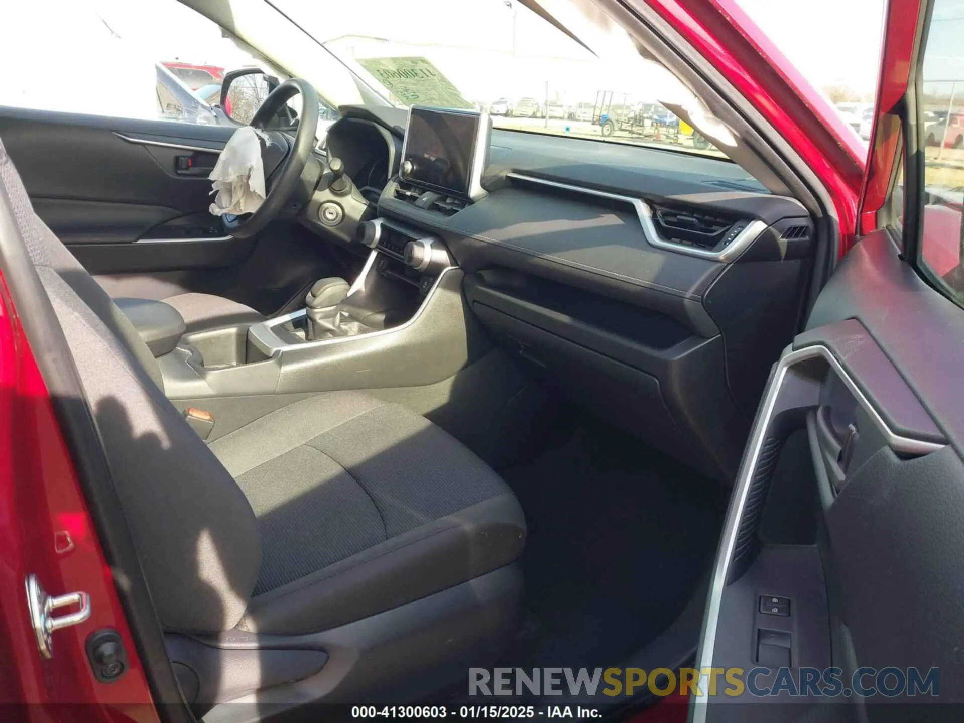 5 fotografías del automóvil dañado JTMF1RFV2PD098661 TOYOTA RAV4 2023