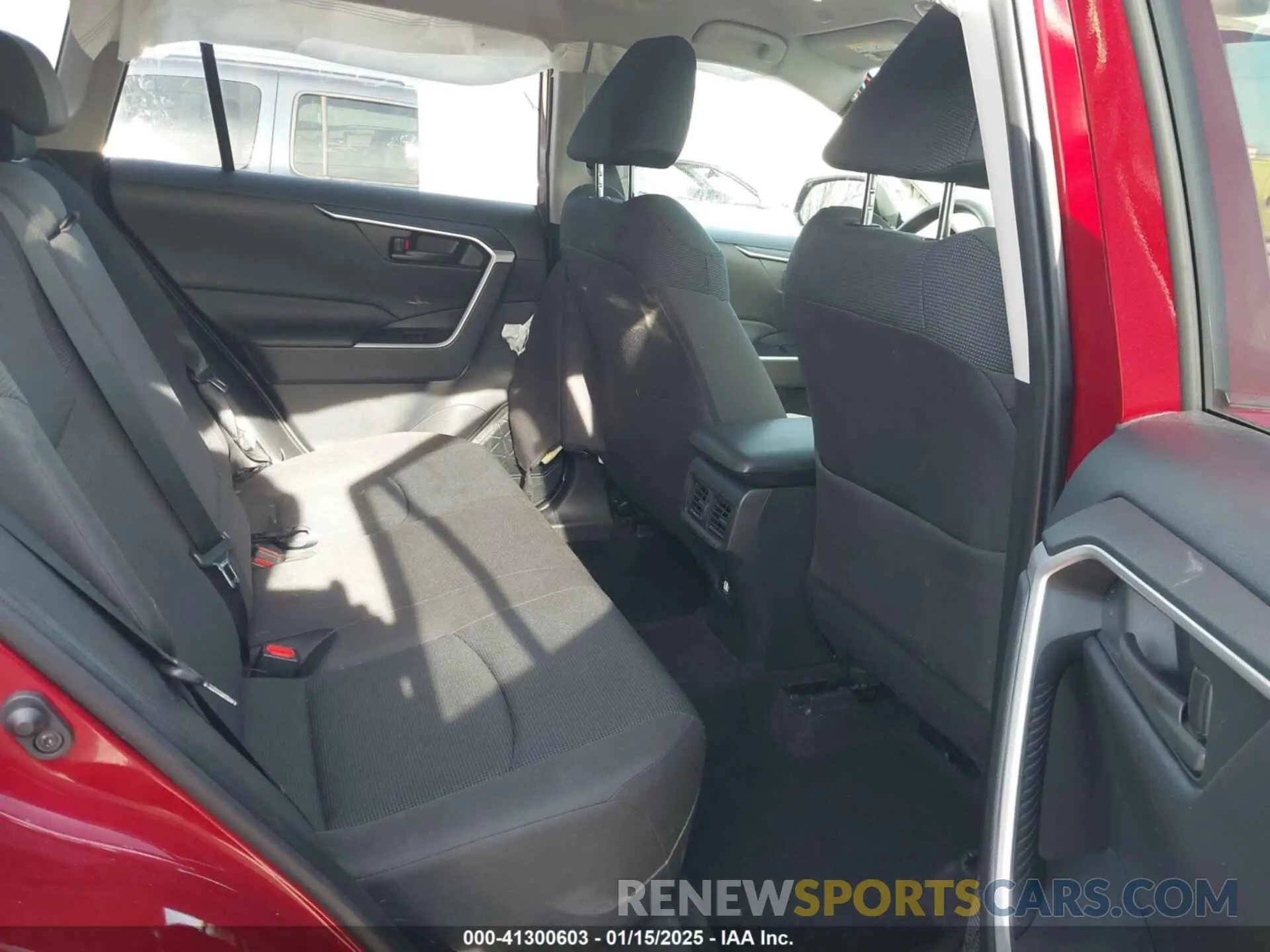8 fotografías del automóvil dañado JTMF1RFV2PD098661 TOYOTA RAV4 2023