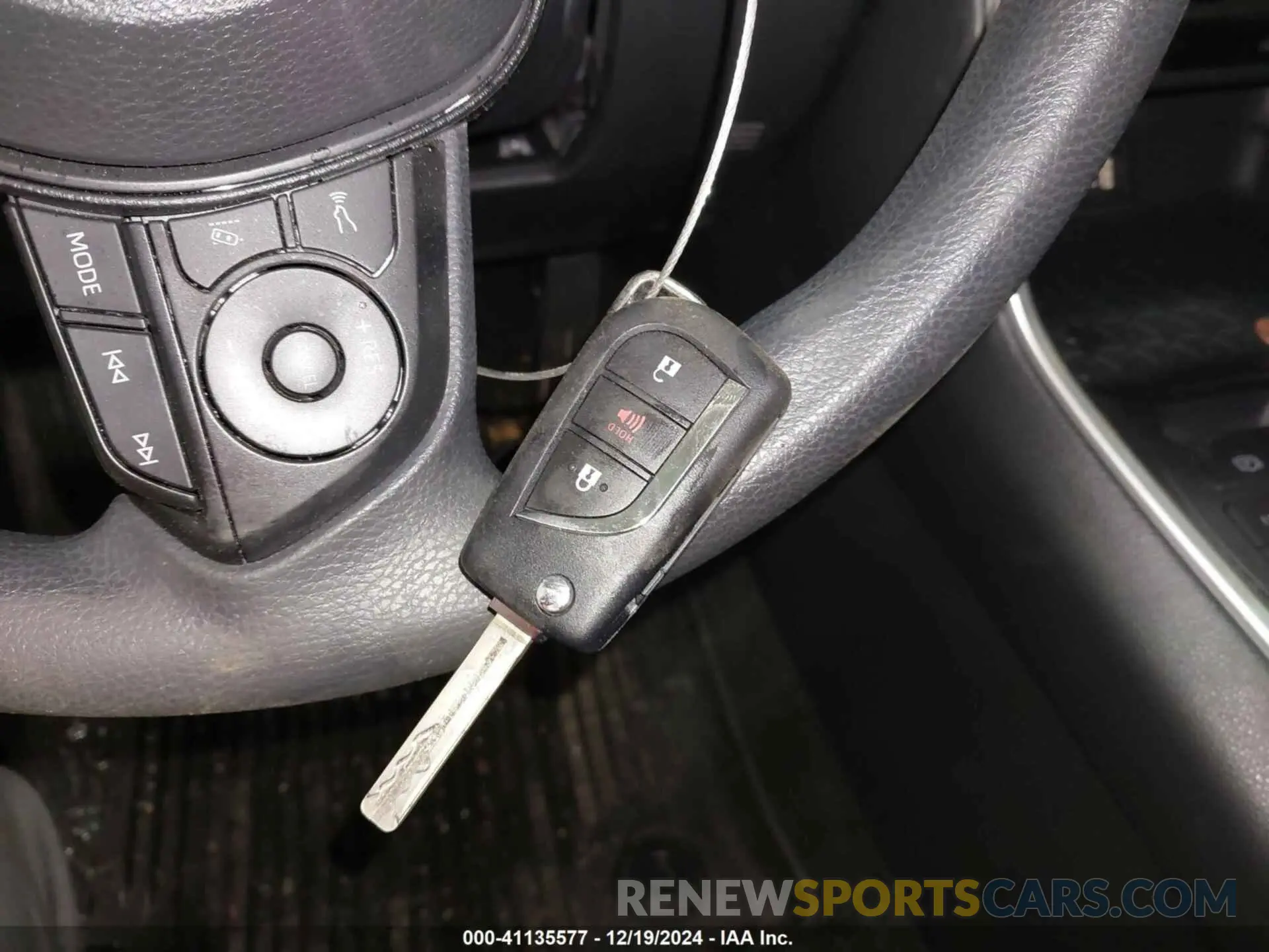 11 fotografías del automóvil dañado JTMG1RFV7PD098191 TOYOTA RAV4 2023