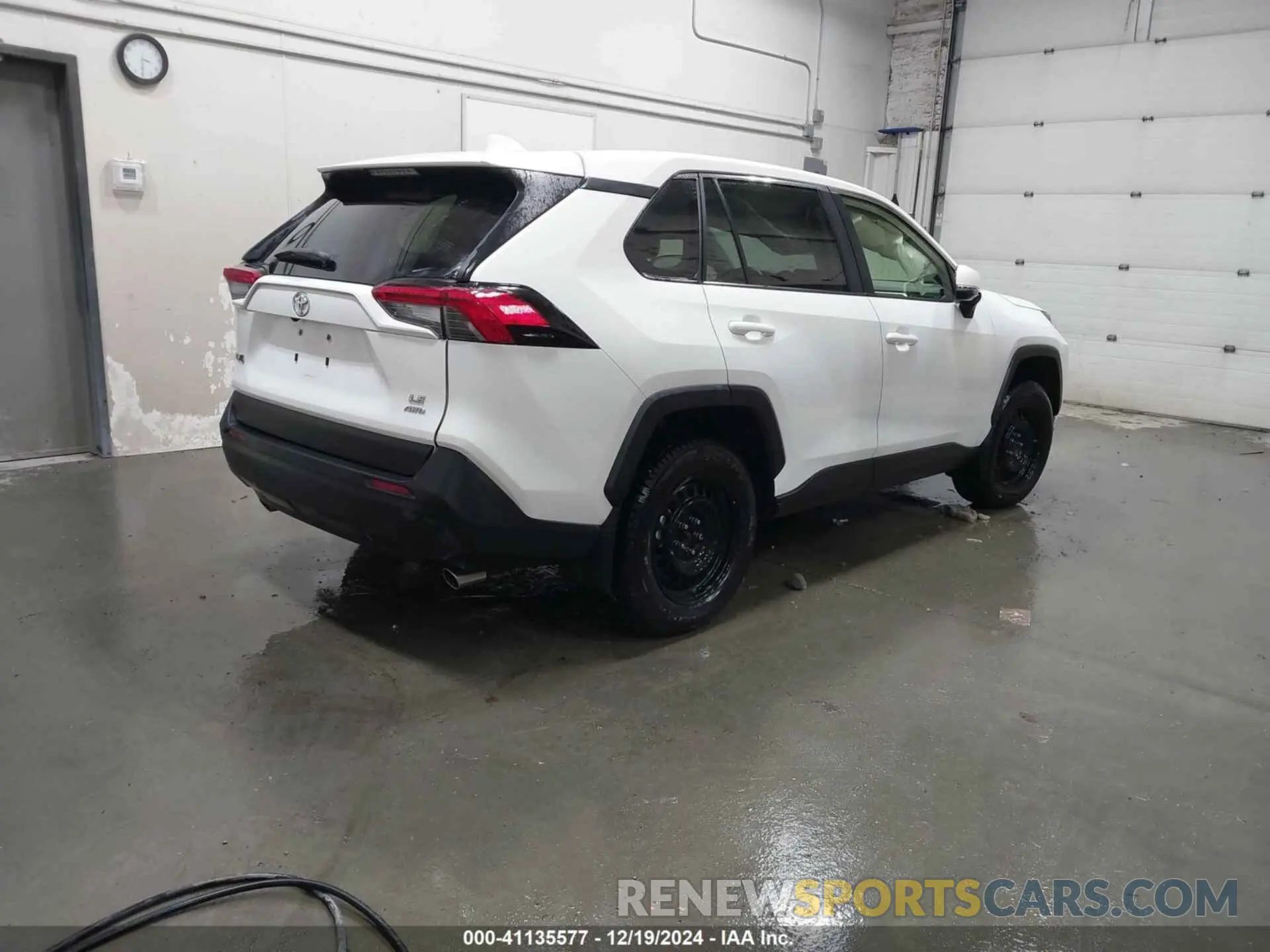 4 fotografías del automóvil dañado JTMG1RFV7PD098191 TOYOTA RAV4 2023