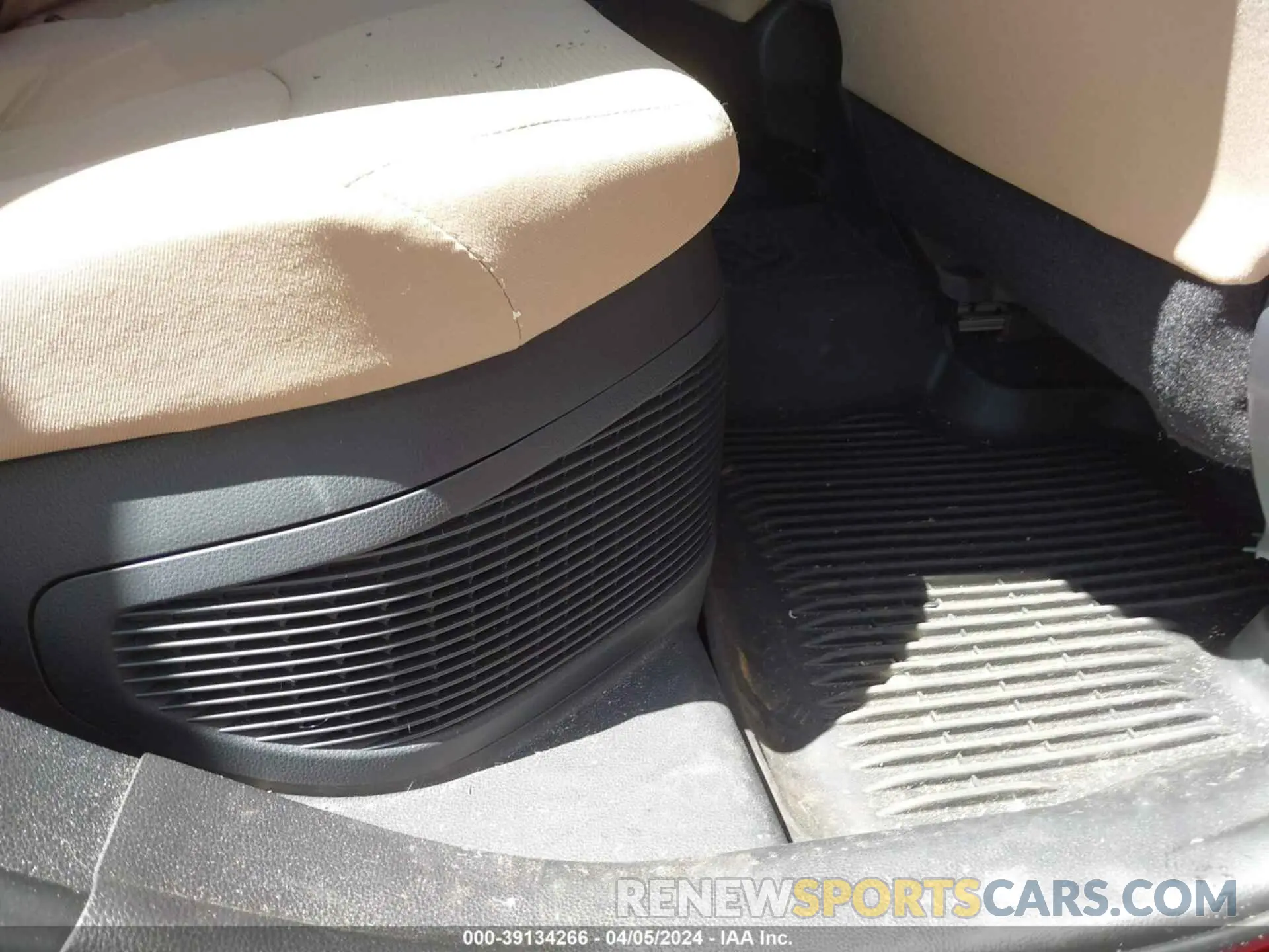 8 fotografías del automóvil dañado JTMMWRFV3PD192623 TOYOTA RAV4 2023
