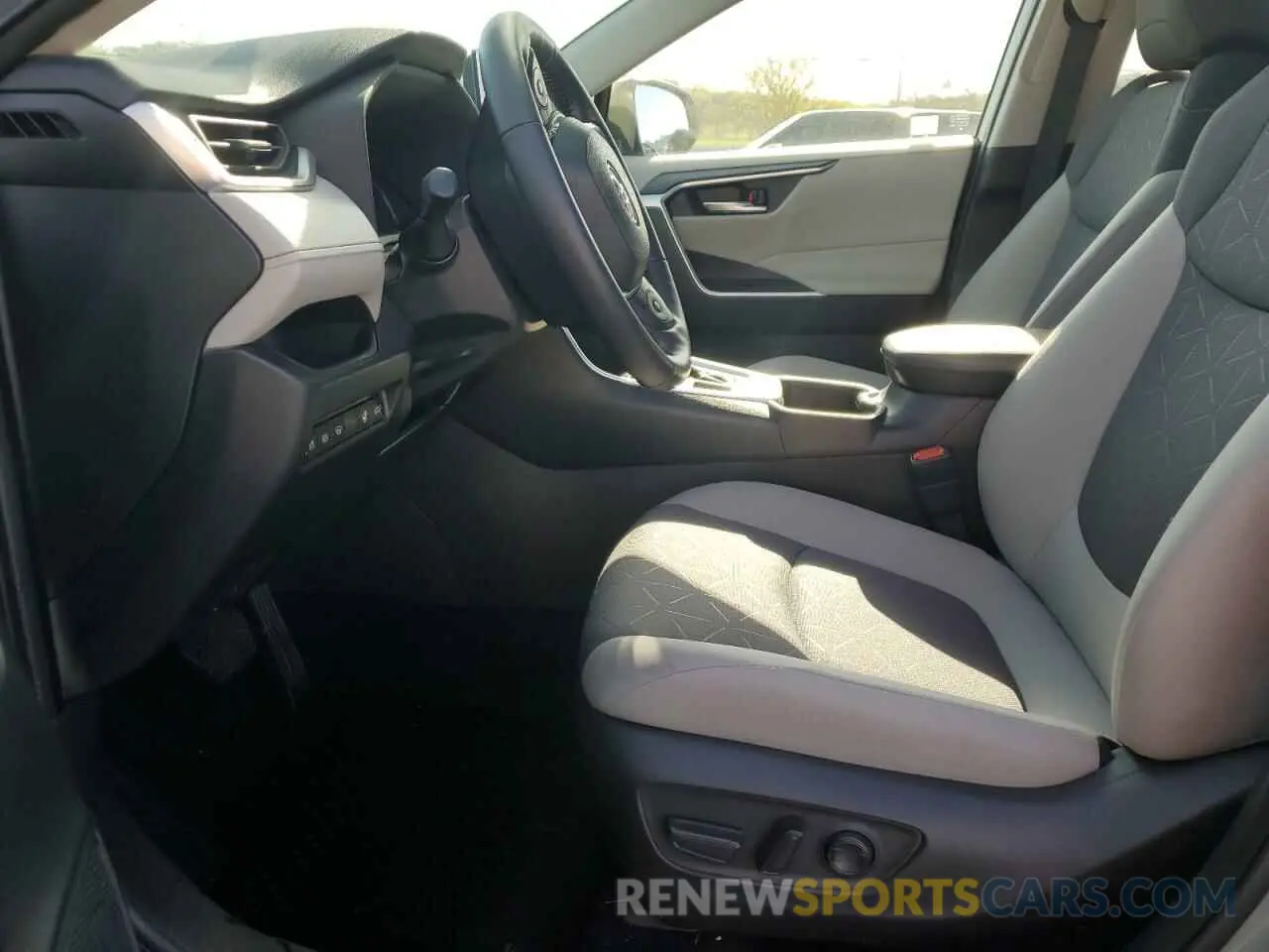 7 fotografías del automóvil dañado JTMP1RFV6PD093354 TOYOTA RAV4 2023