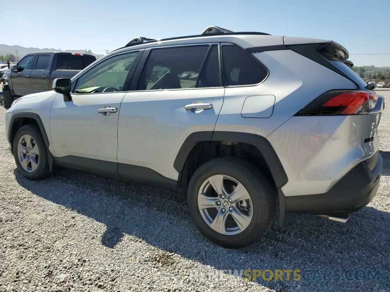 2 fotografías del automóvil dañado JTMP1RFV8PJ040866 TOYOTA RAV4 2023