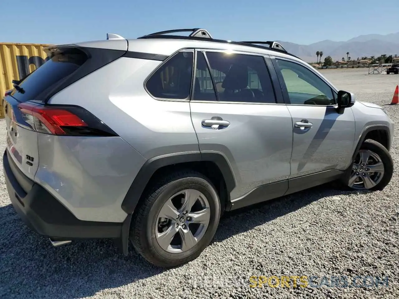 3 fotografías del automóvil dañado JTMP1RFV8PJ040866 TOYOTA RAV4 2023