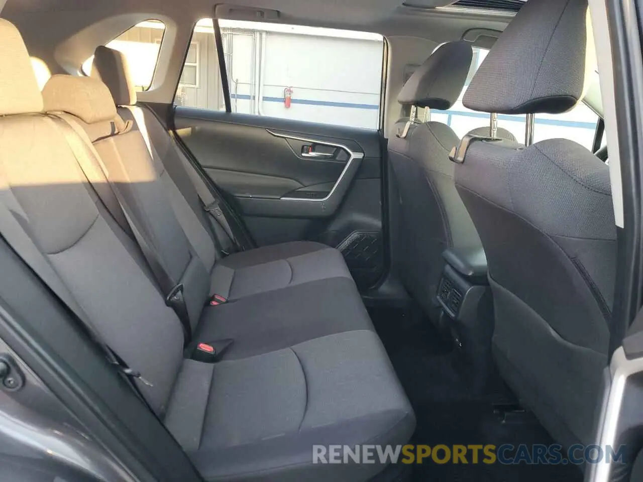 11 fotografías del automóvil dañado JTMRWRFV0PD177308 TOYOTA RAV4 2023