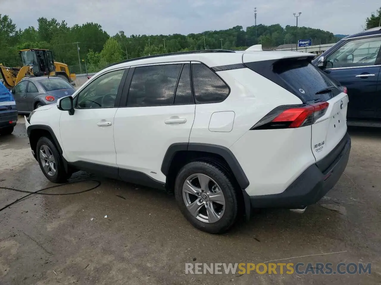 2 fotografías del automóvil dañado JTMRWRFV6PD202888 TOYOTA RAV4 2023