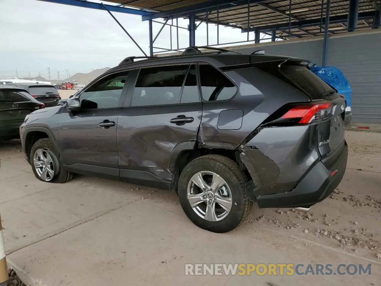 2 fotografías del automóvil dañado JTMRWRFV7PD182098 TOYOTA RAV4 2023