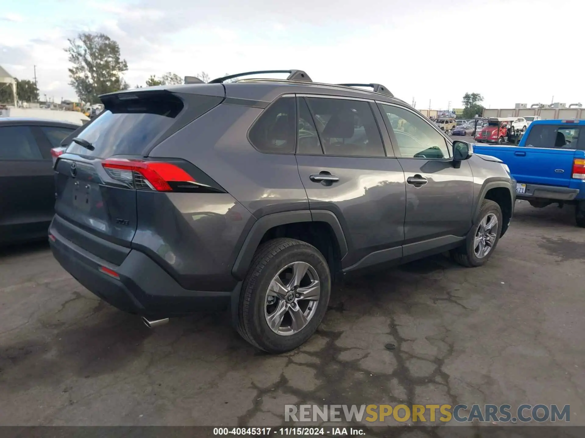 4 fotografías del automóvil dañado JTMW1RFV0PD109110 TOYOTA RAV4 2023