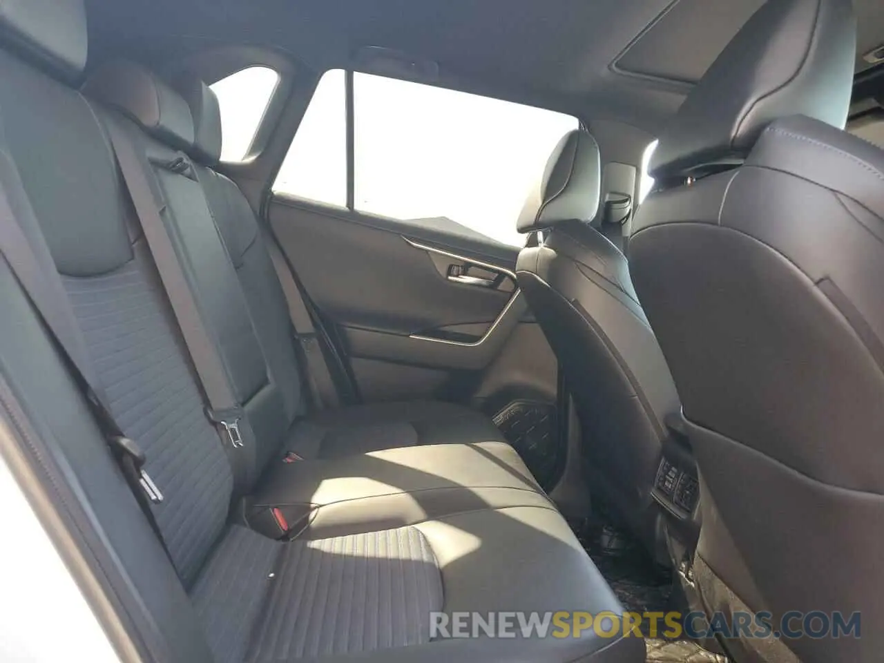 11 fotografías del automóvil dañado 2T35WRFV1RW212636 TOYOTA RAV4 2024