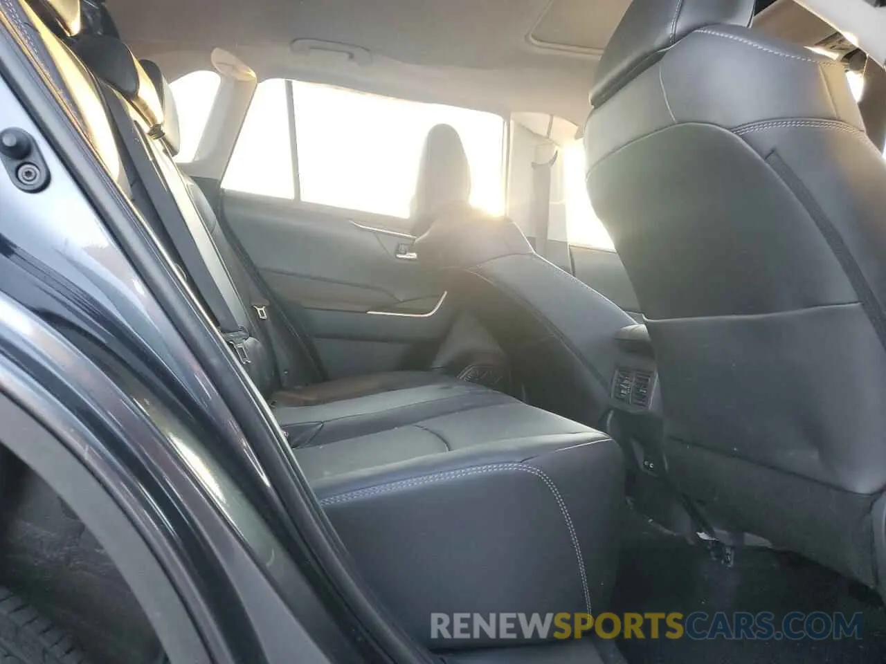 11 fotografías del automóvil dañado 2T3A1RFV0RC470211 TOYOTA RAV4 2024