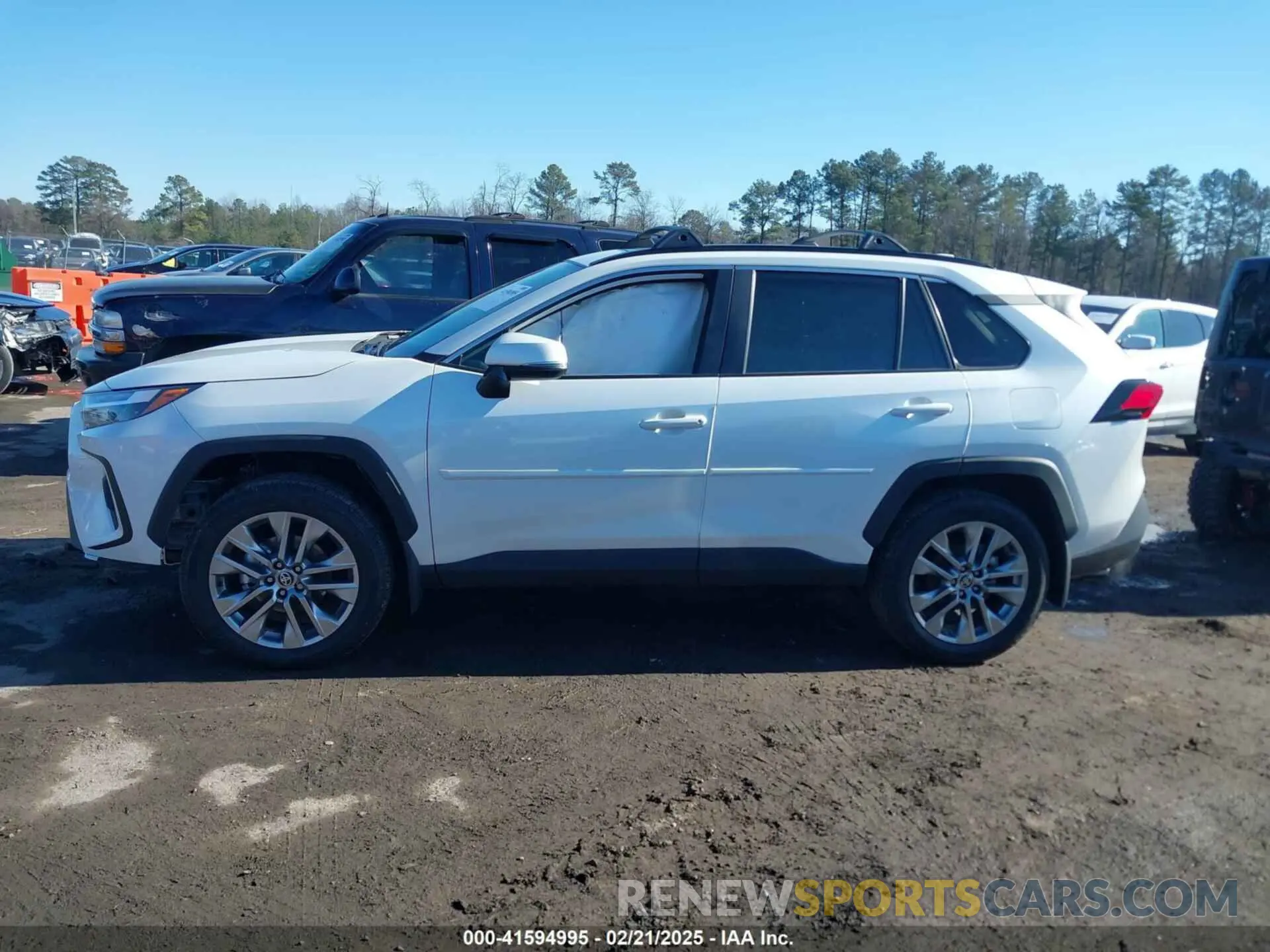 14 fotografías del automóvil dañado 2T3A1RFV5RW430320 TOYOTA RAV4 2024