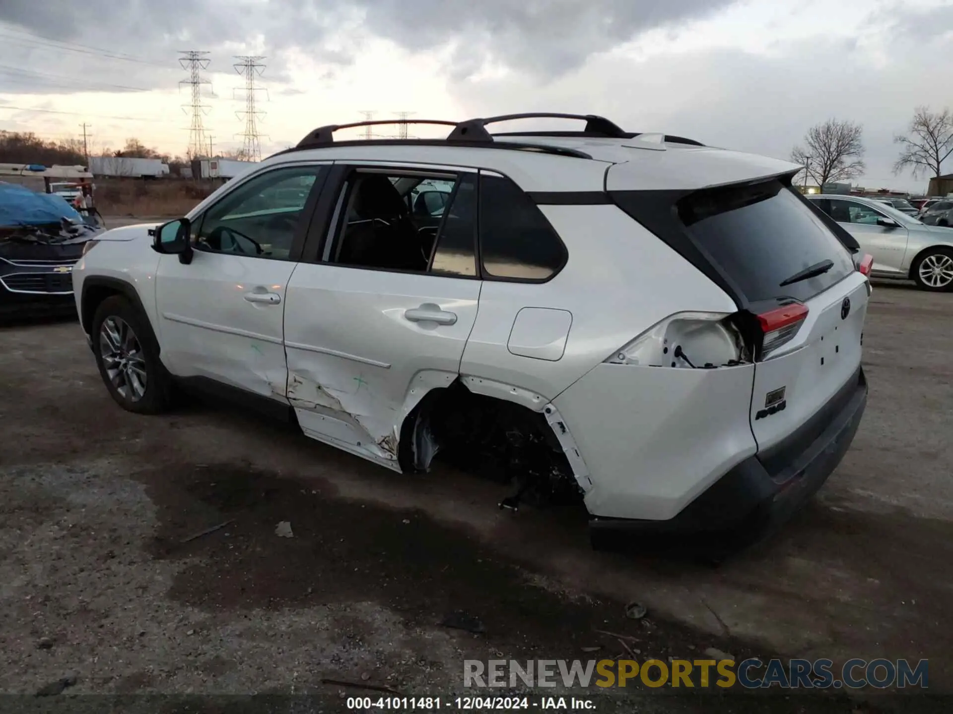 3 fotografías del automóvil dañado 2T3A1RFV5RW435145 TOYOTA RAV4 2024