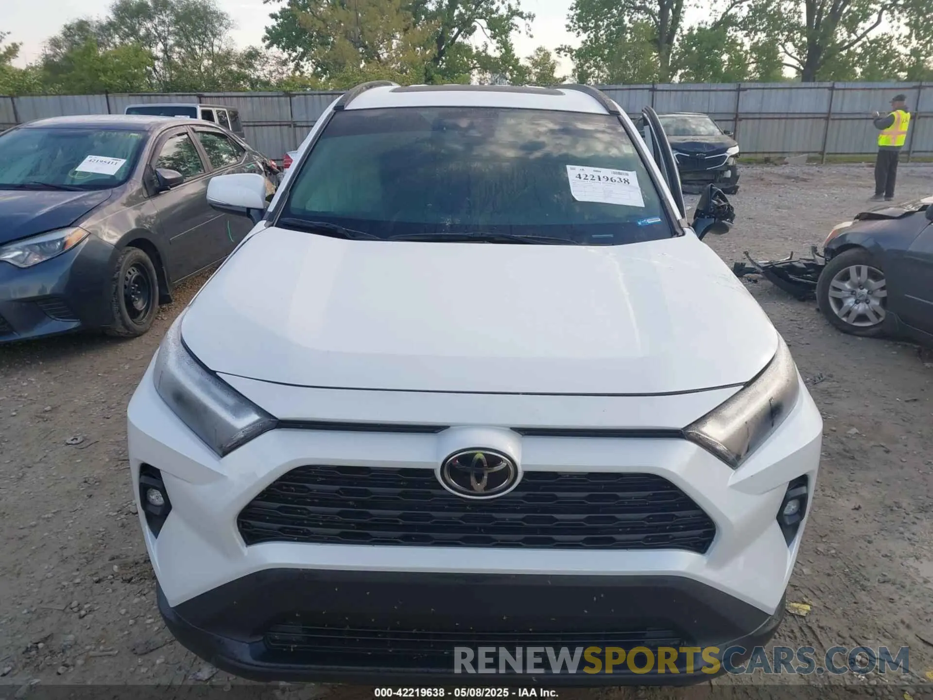 12 fotografías del automóvil dañado 2T3A1RFV5RW452270 TOYOTA RAV4 2024