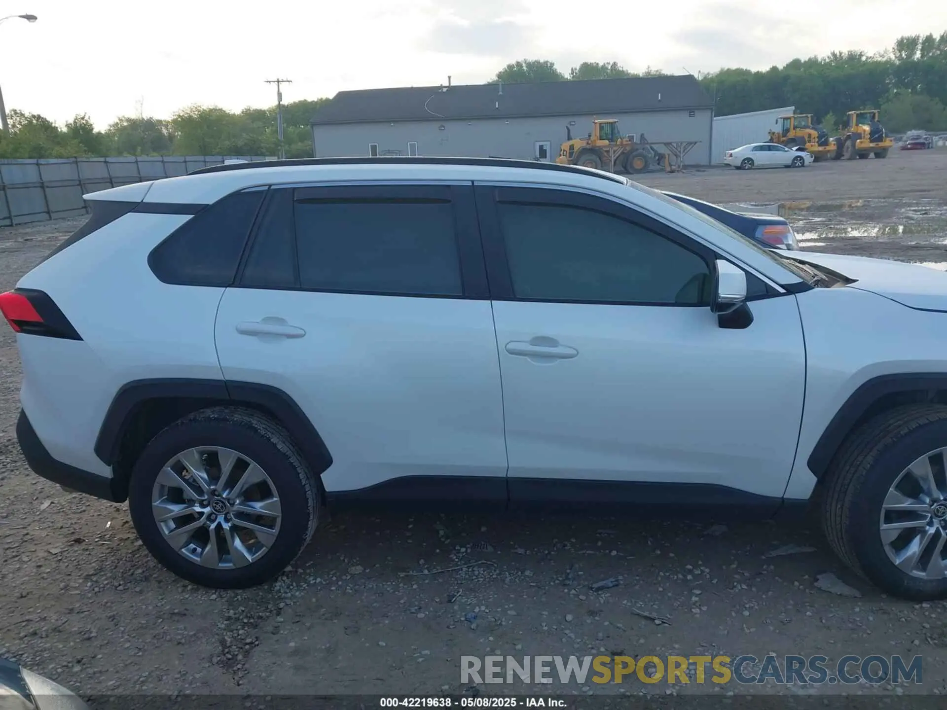 13 fotografías del automóvil dañado 2T3A1RFV5RW452270 TOYOTA RAV4 2024