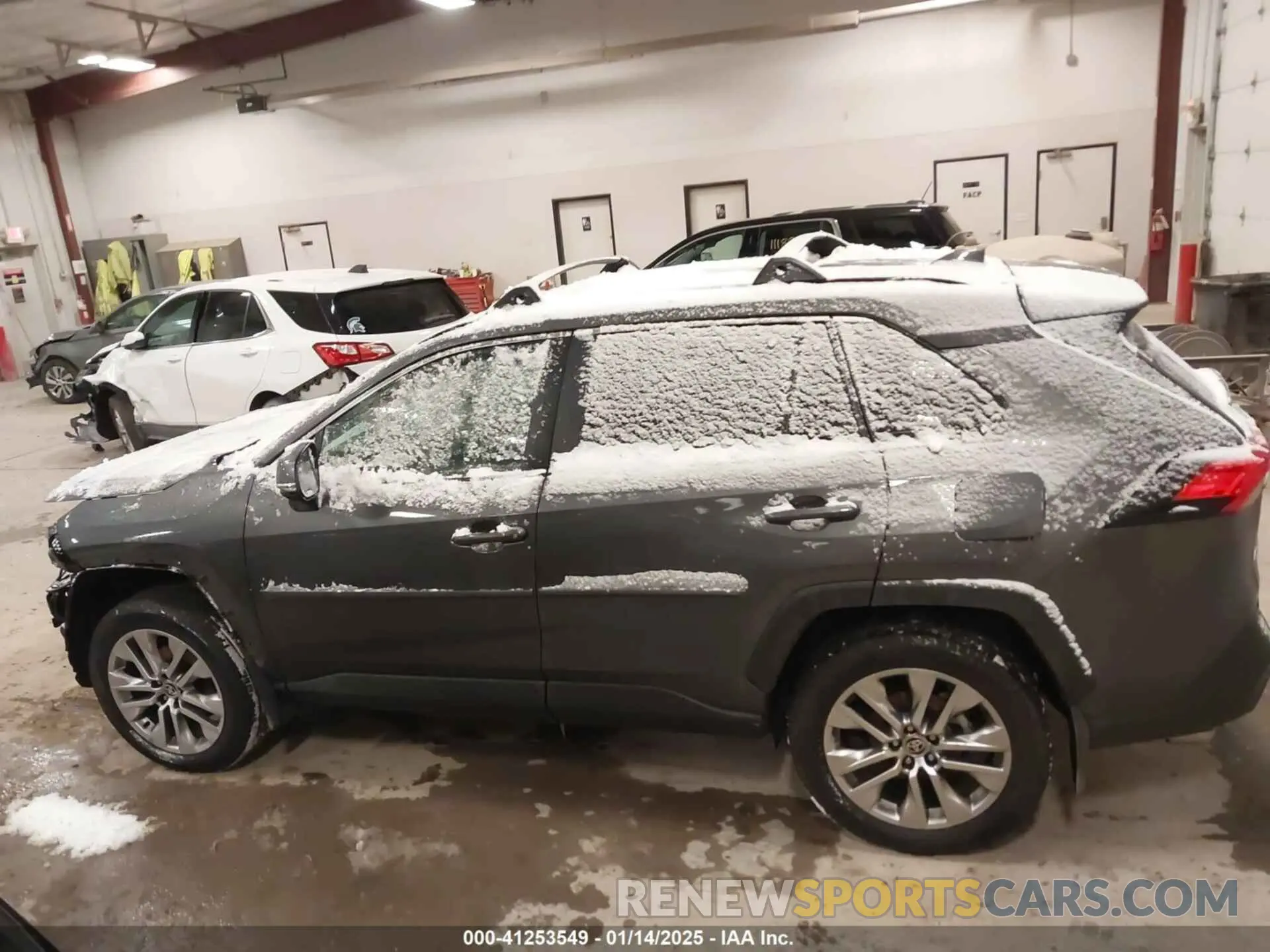 14 fotografías del automóvil dañado 2T3A1RFV8RW435477 TOYOTA RAV4 2024