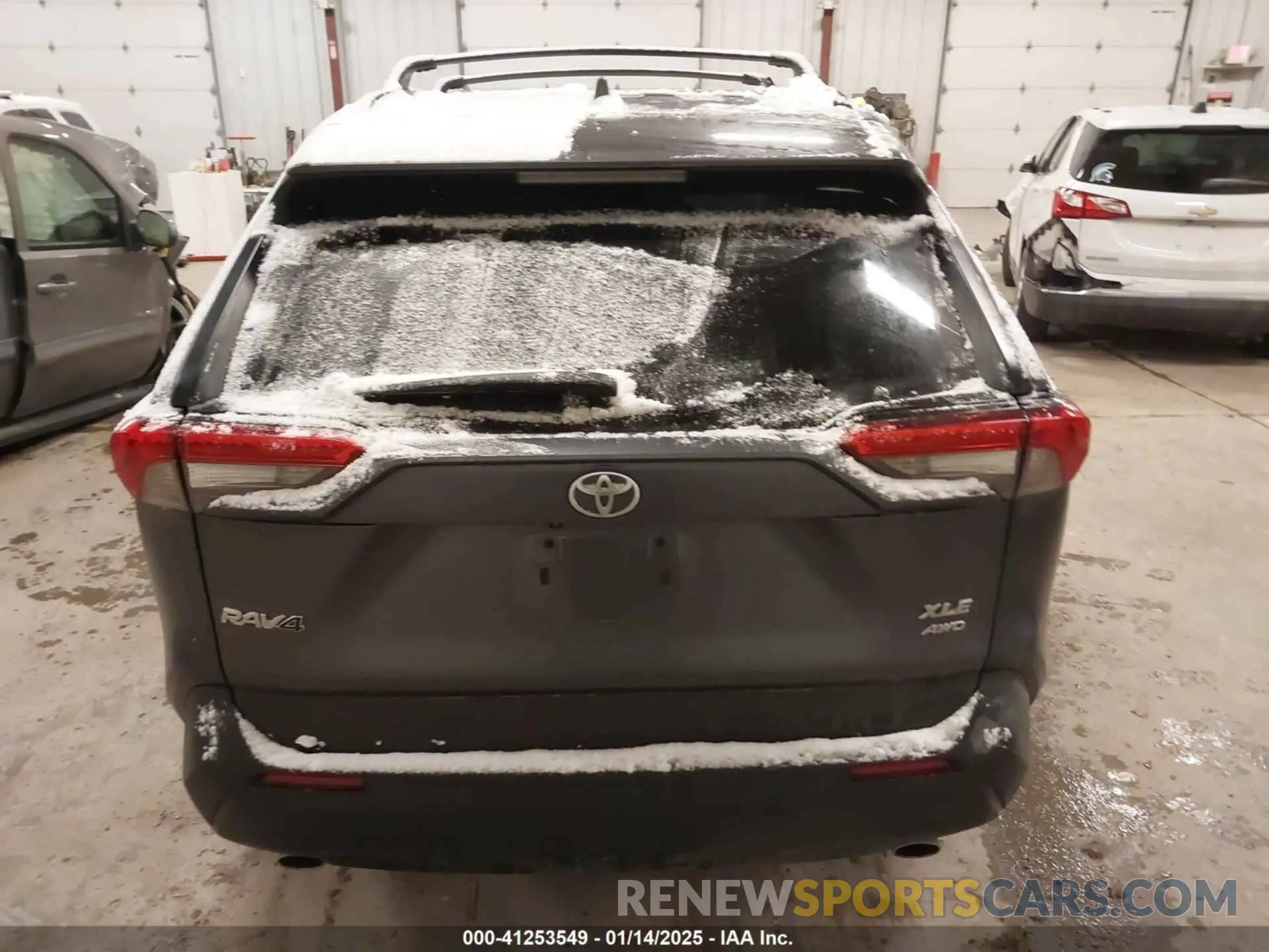 16 fotografías del automóvil dañado 2T3A1RFV8RW435477 TOYOTA RAV4 2024