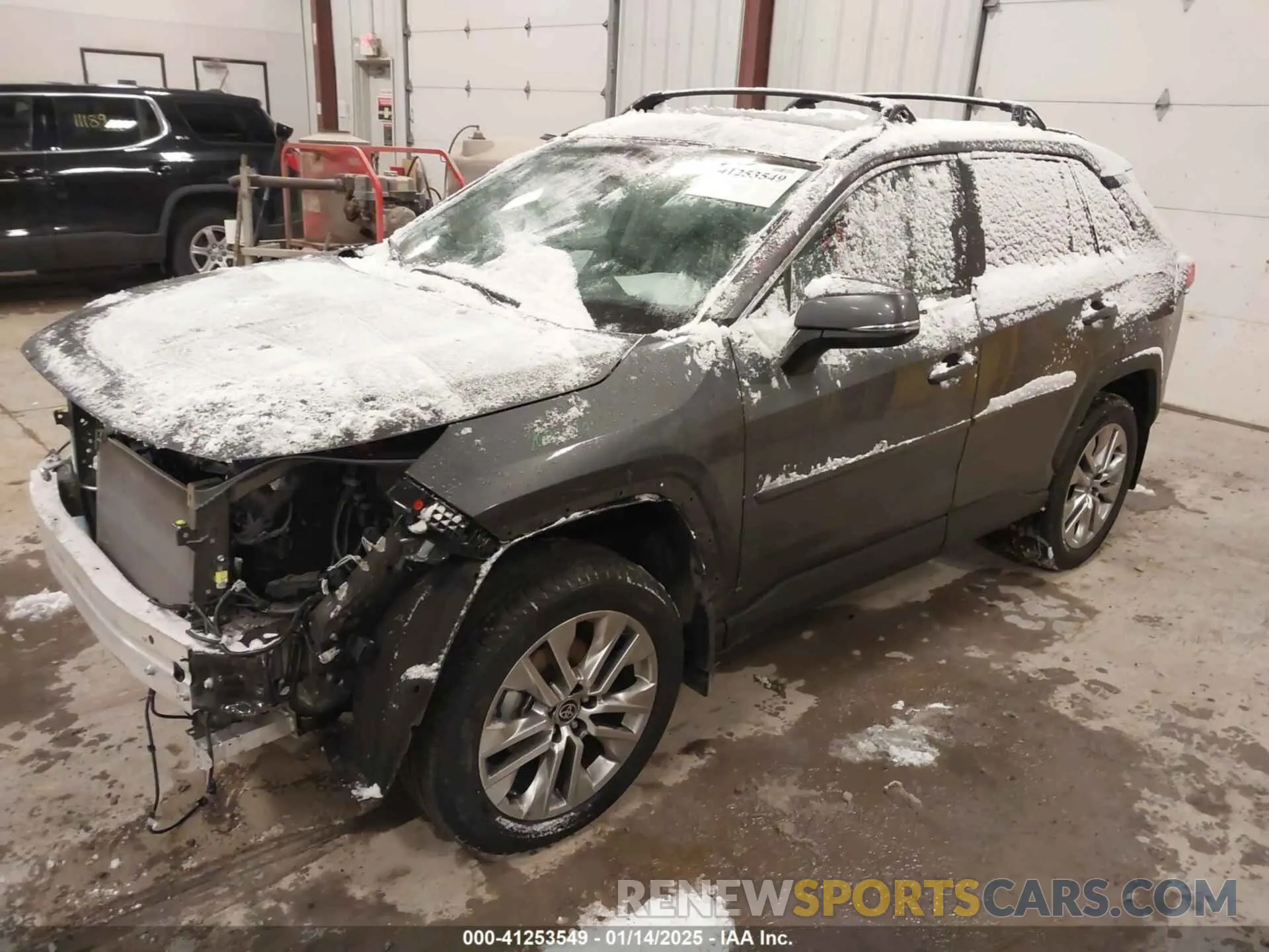 2 fotografías del automóvil dañado 2T3A1RFV8RW435477 TOYOTA RAV4 2024