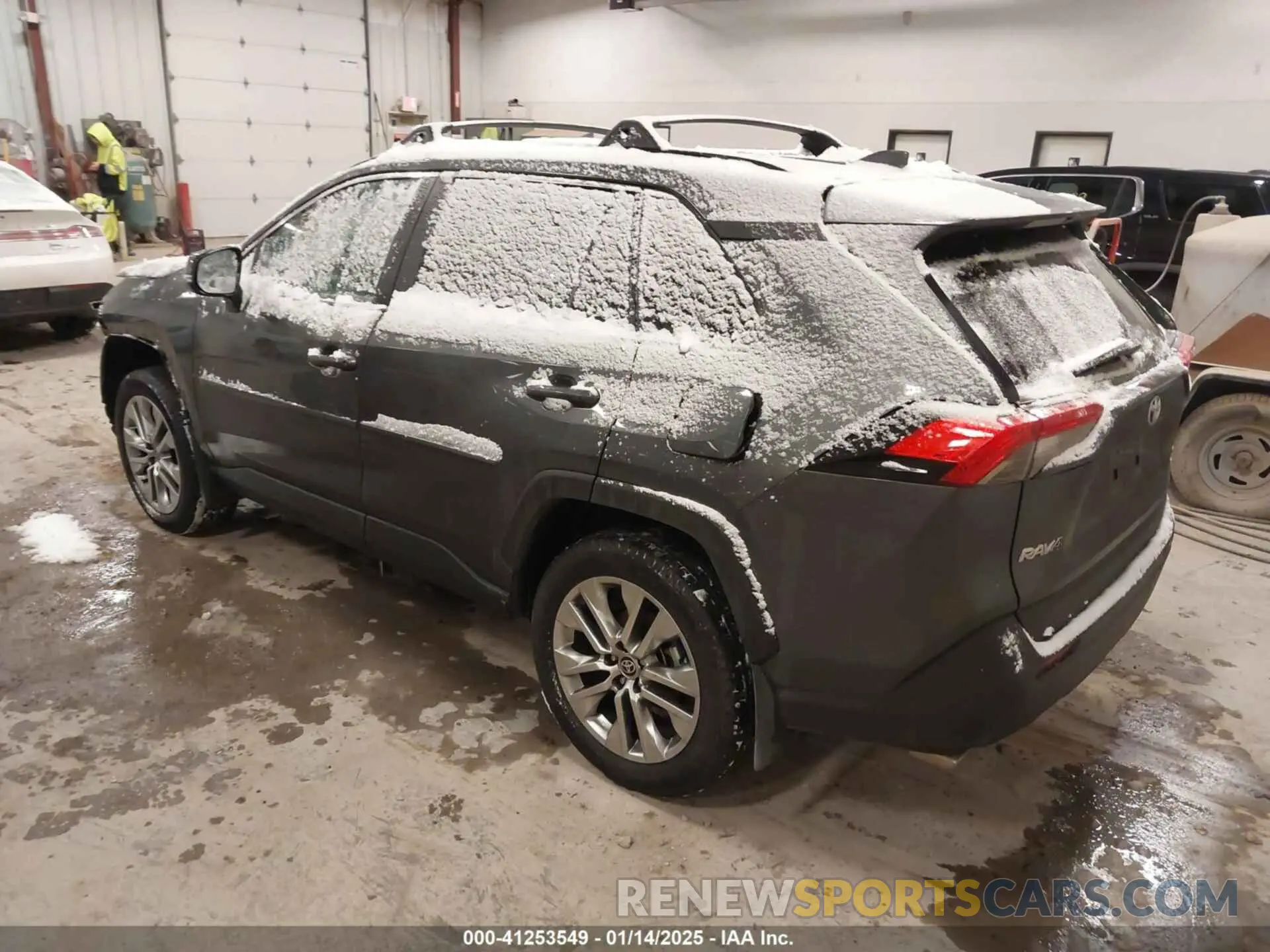 3 fotografías del automóvil dañado 2T3A1RFV8RW435477 TOYOTA RAV4 2024