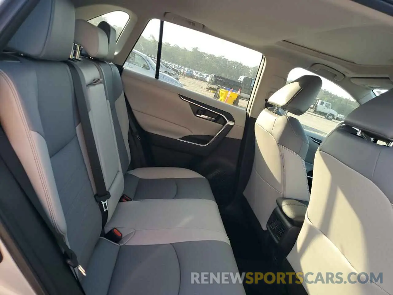 11 fotografías del automóvil dañado 2T3B6RFV0RW074218 TOYOTA RAV4 2024