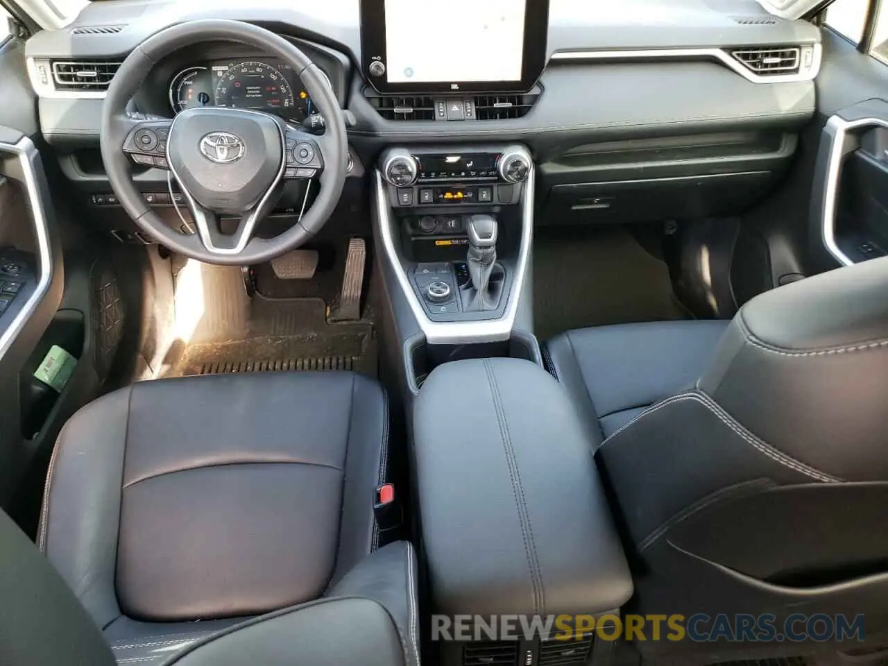 8 fotografías del automóvil dañado 2T3B6RFV3RW050883 TOYOTA RAV4 2024