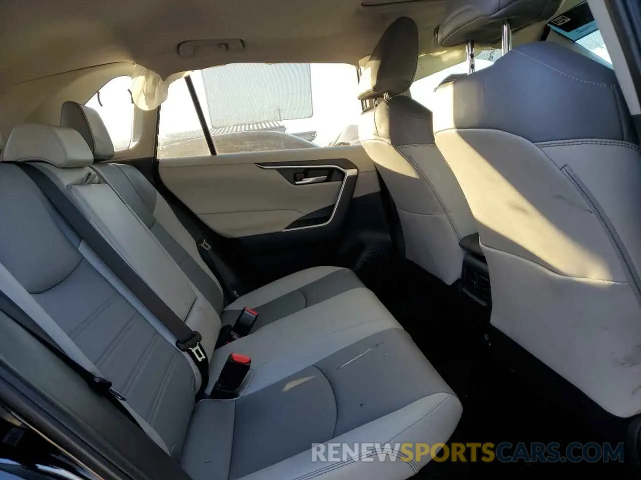 10 fotografías del automóvil dañado 2T3B6RFV7RW049851 TOYOTA RAV4 2024