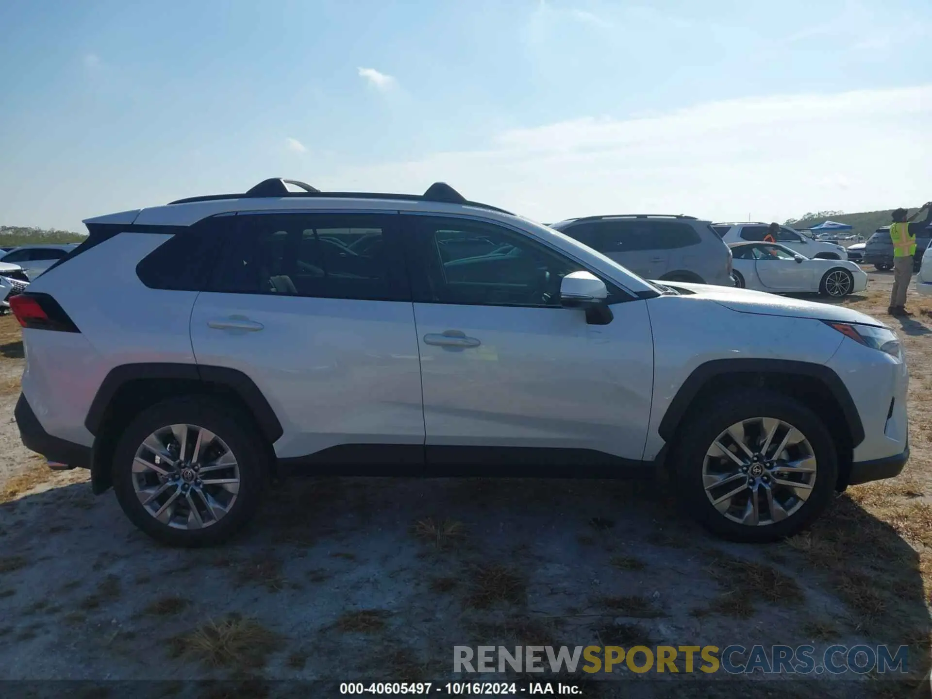 12 fotografías del automóvil dañado 2T3C1RFV1RW344687 TOYOTA RAV4 2024
