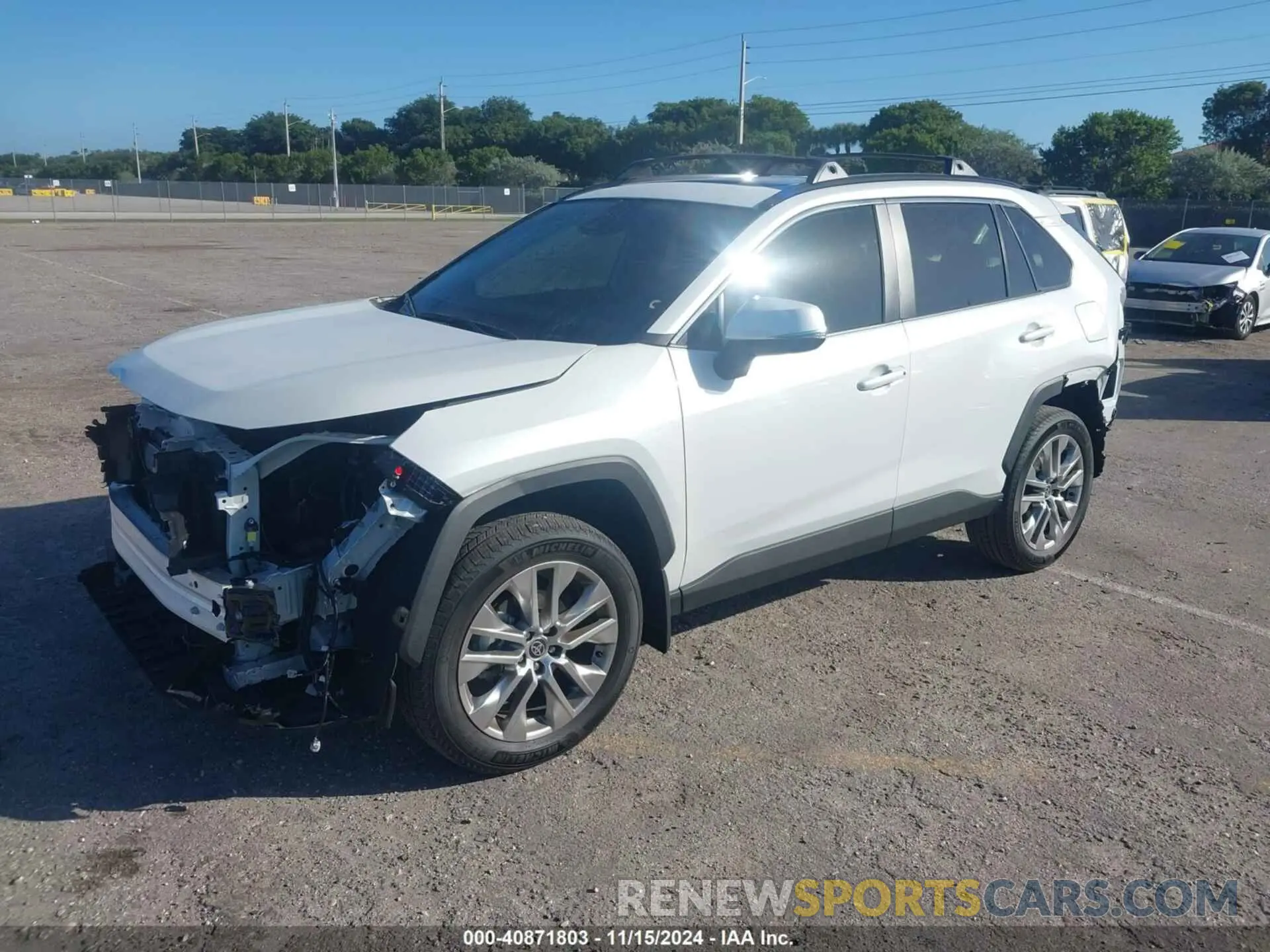 2 fotografías del automóvil dañado 2T3C1RFV1RW355852 TOYOTA RAV4 2024