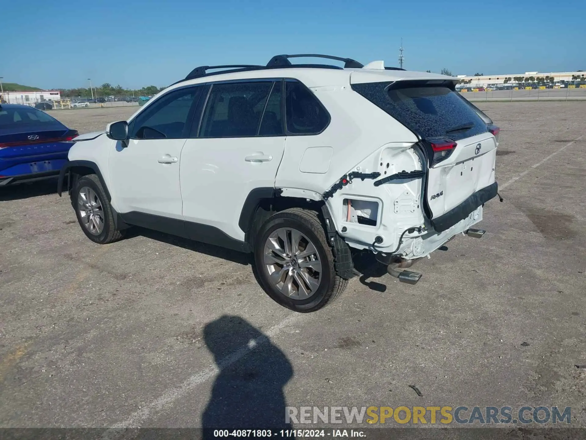 3 fotografías del automóvil dañado 2T3C1RFV1RW355852 TOYOTA RAV4 2024