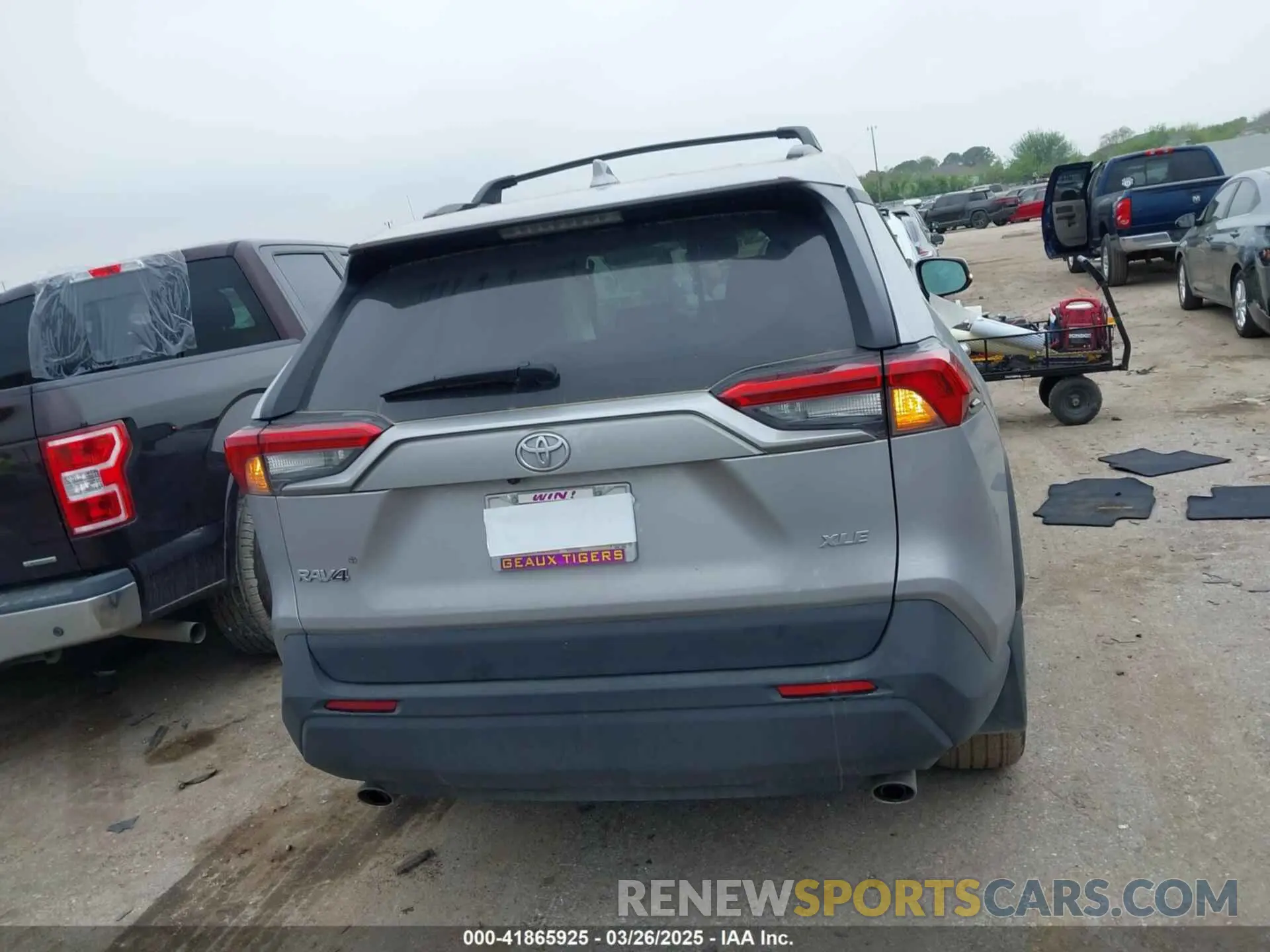 16 fotografías del automóvil dañado 2T3C1RFV2RC263246 TOYOTA RAV4 2024