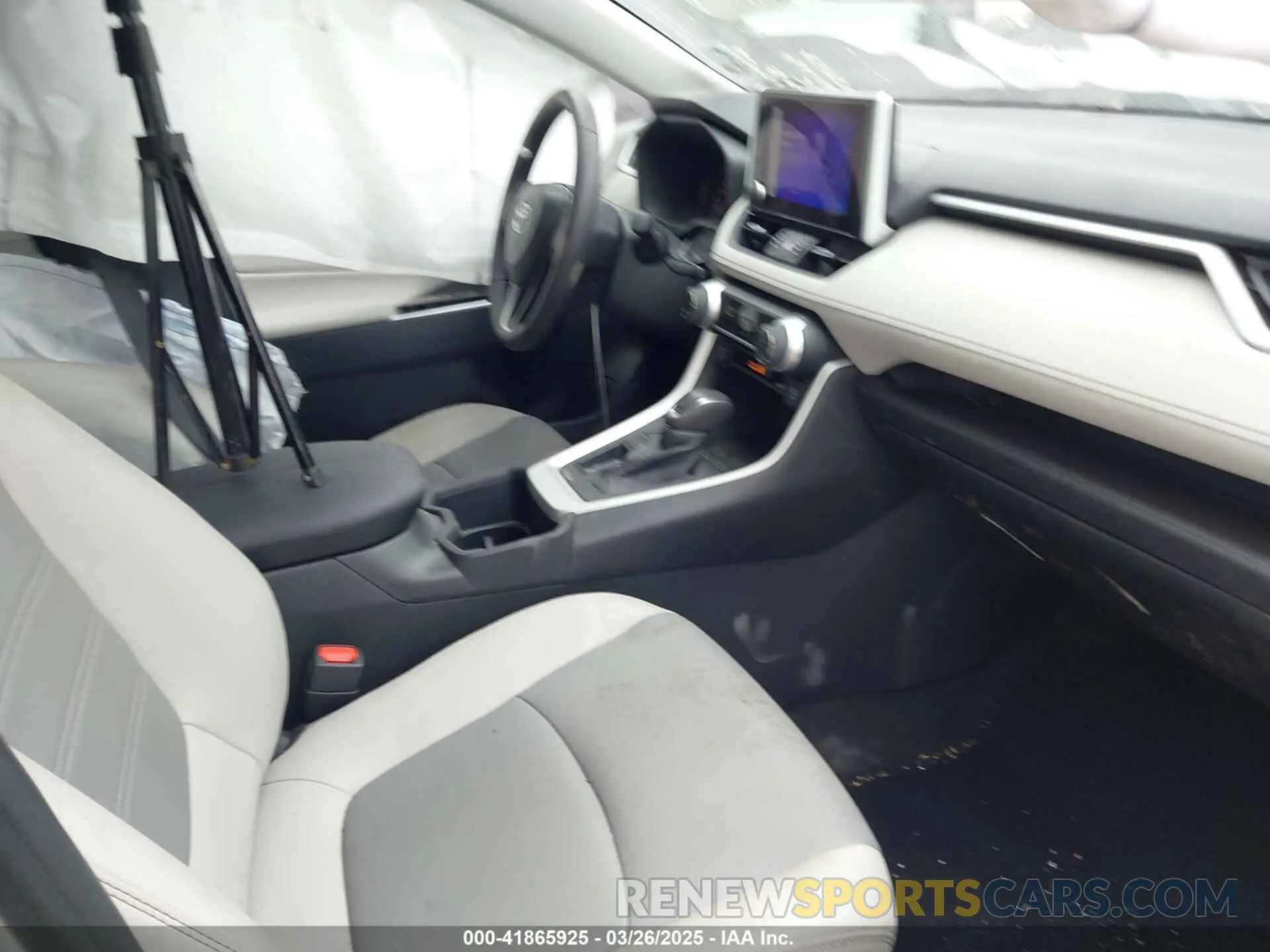 5 fotografías del automóvil dañado 2T3C1RFV2RC263246 TOYOTA RAV4 2024