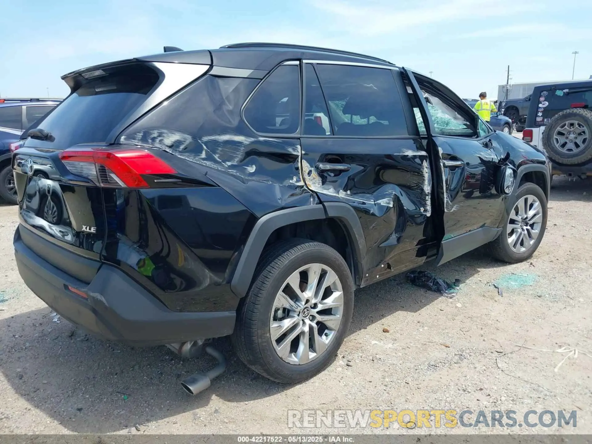 4 fotografías del automóvil dañado 2T3C1RFV3RC268293 TOYOTA RAV4 2024