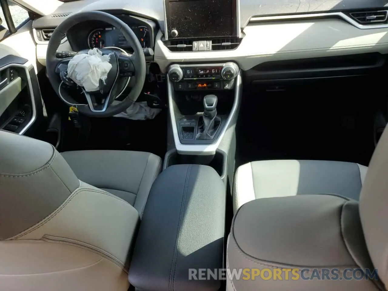 8 fotografías del automóvil dañado 2T3C1RFV4RW303194 TOYOTA RAV4 2024
