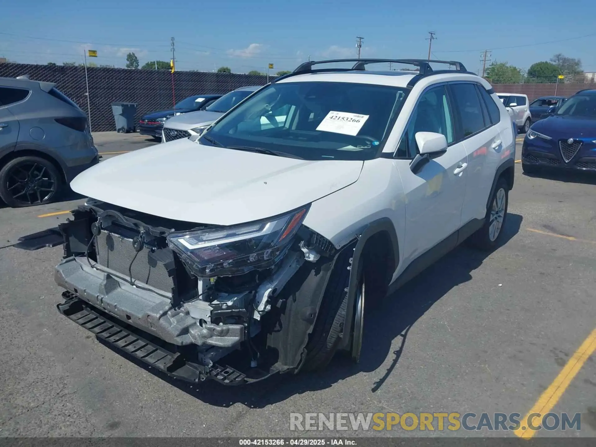 2 fotografías del automóvil dañado 2T3C1RFV4RW326099 TOYOTA RAV4 2024