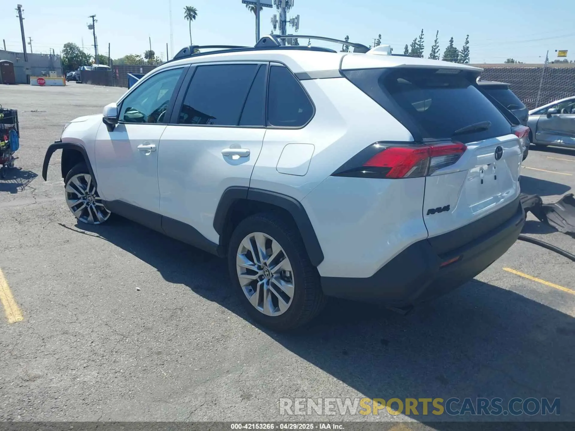 3 fotografías del automóvil dañado 2T3C1RFV4RW326099 TOYOTA RAV4 2024