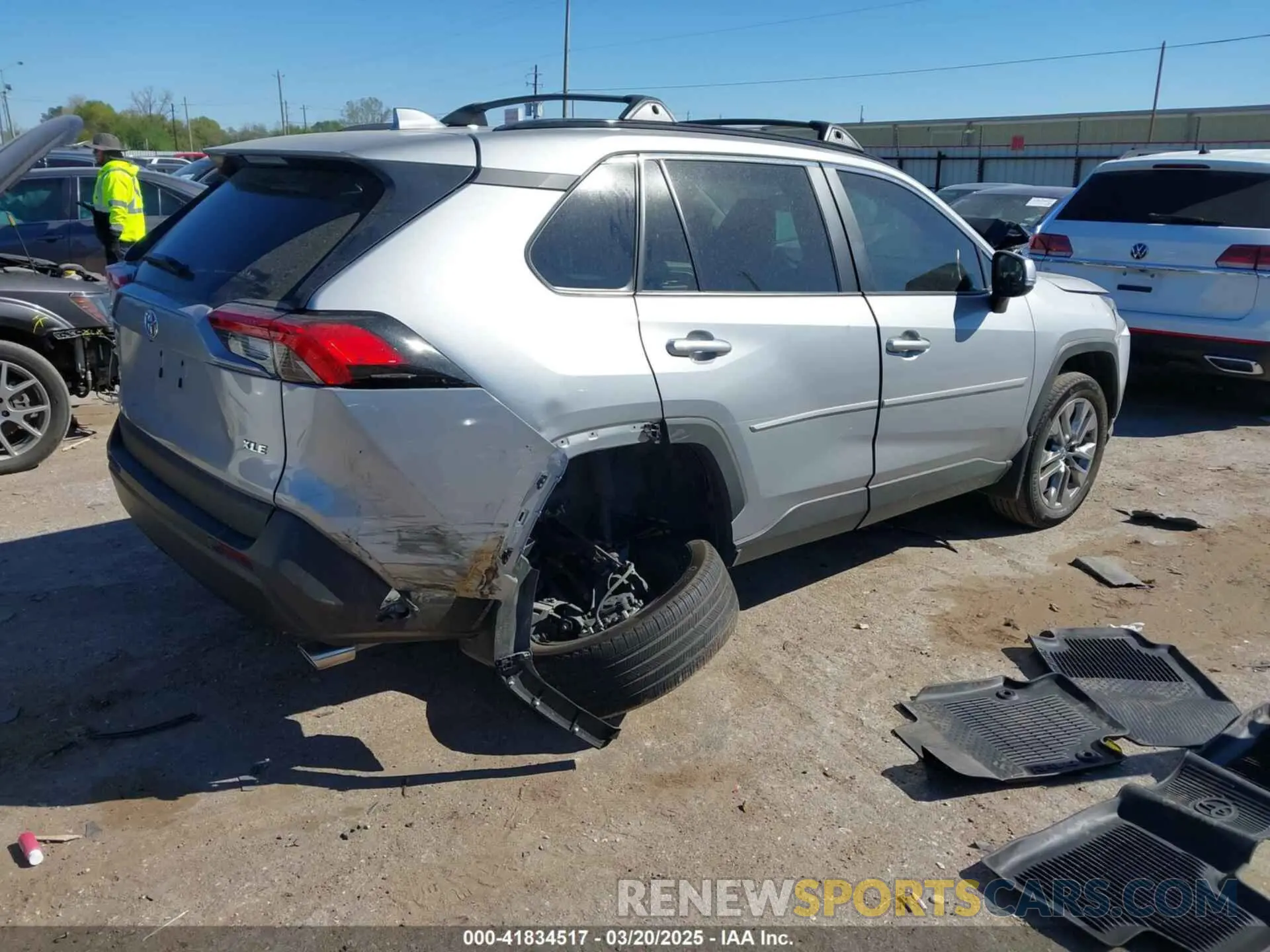 4 fotografías del automóvil dañado 2T3C1RFV5RW339525 TOYOTA RAV4 2024