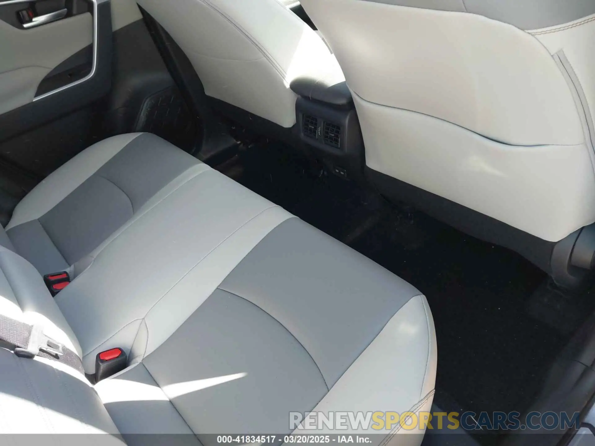 8 fotografías del automóvil dañado 2T3C1RFV5RW339525 TOYOTA RAV4 2024