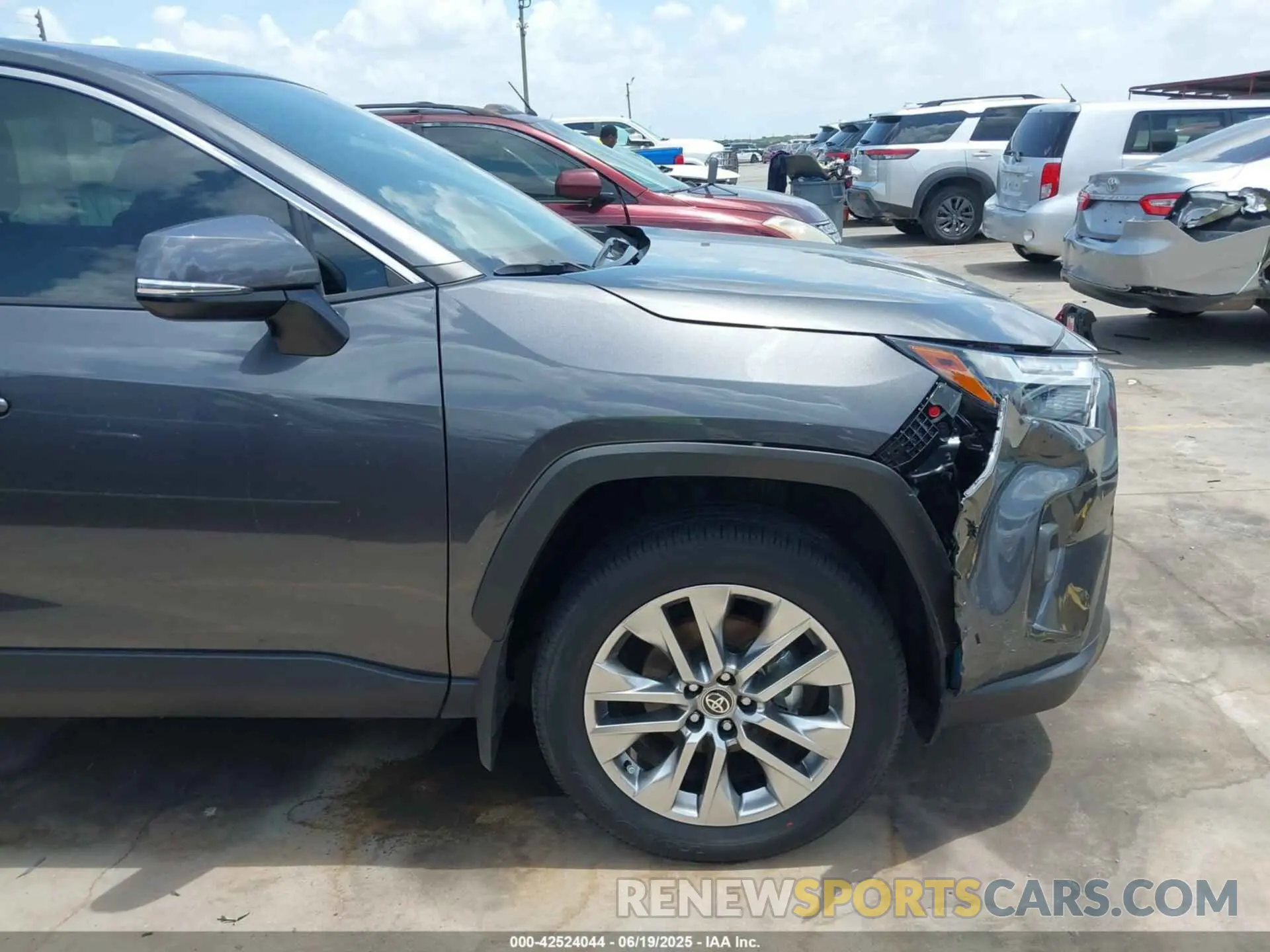 18 fotografías del automóvil dañado 2T3C1RFV6RW309692 TOYOTA RAV4 2024