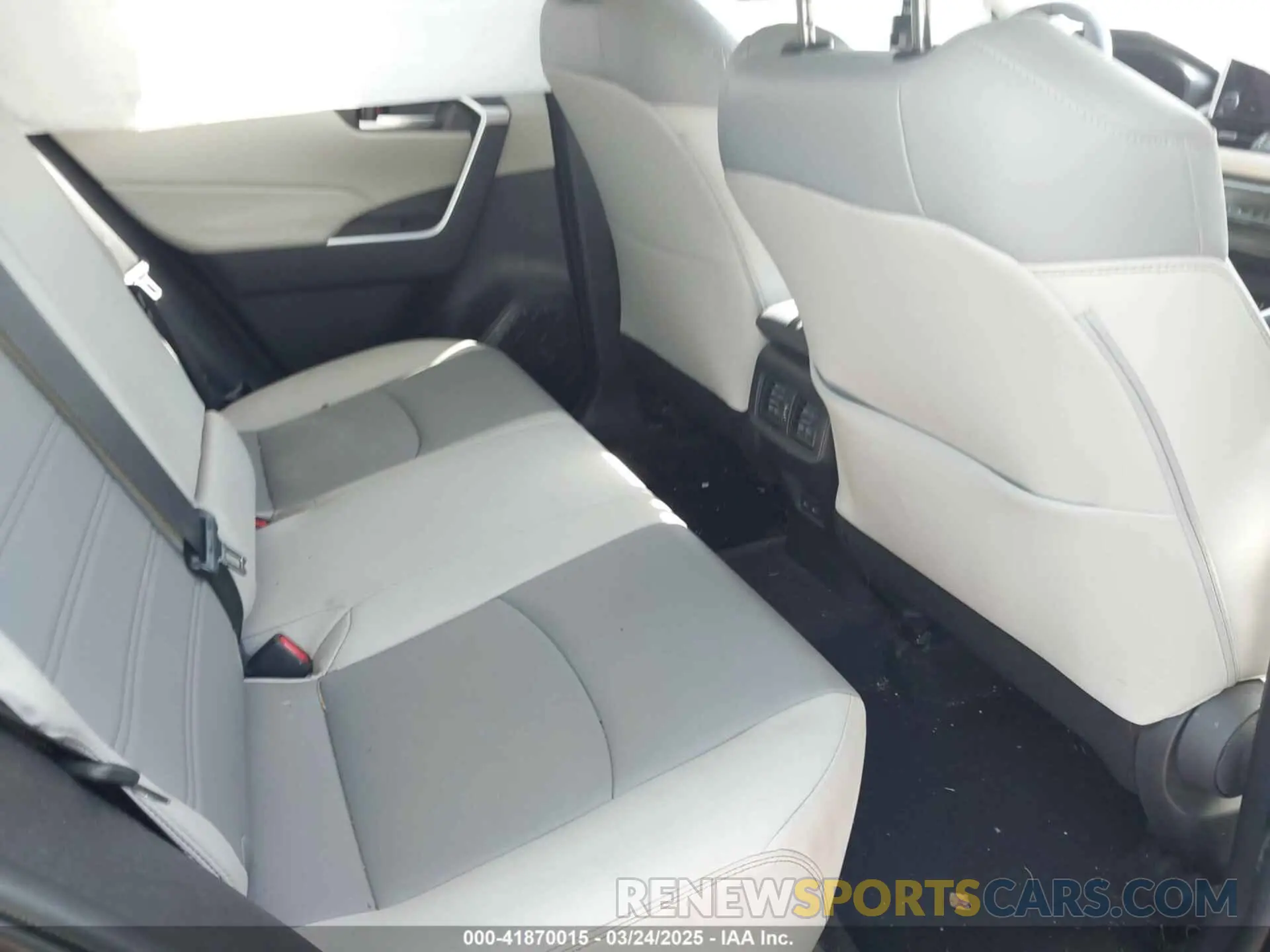 8 fotografías del automóvil dañado 2T3C1RFV9RW307936 TOYOTA RAV4 2024