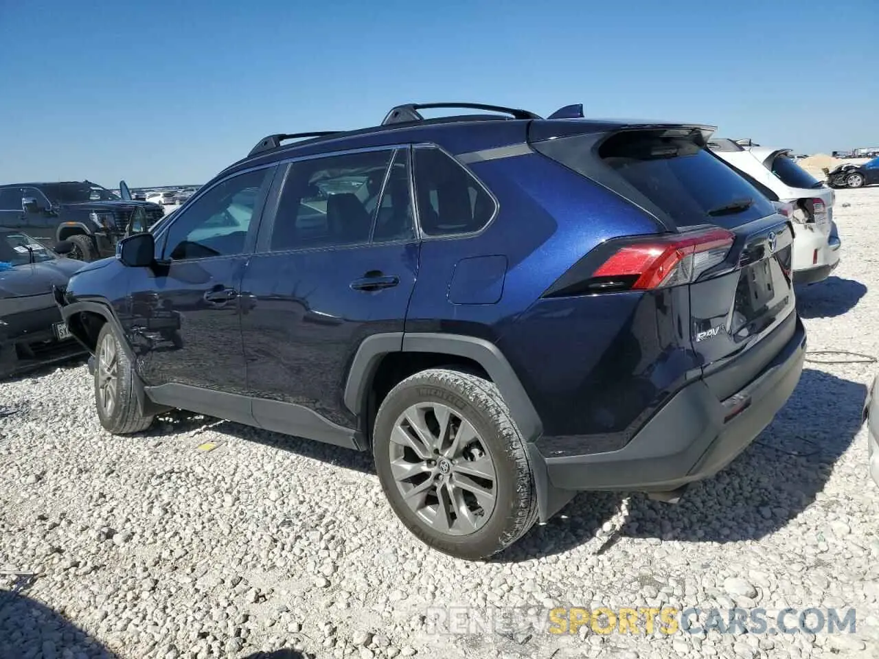 2 fotografías del automóvil dañado 2T3C1RFVXRW302499 TOYOTA RAV4 2024