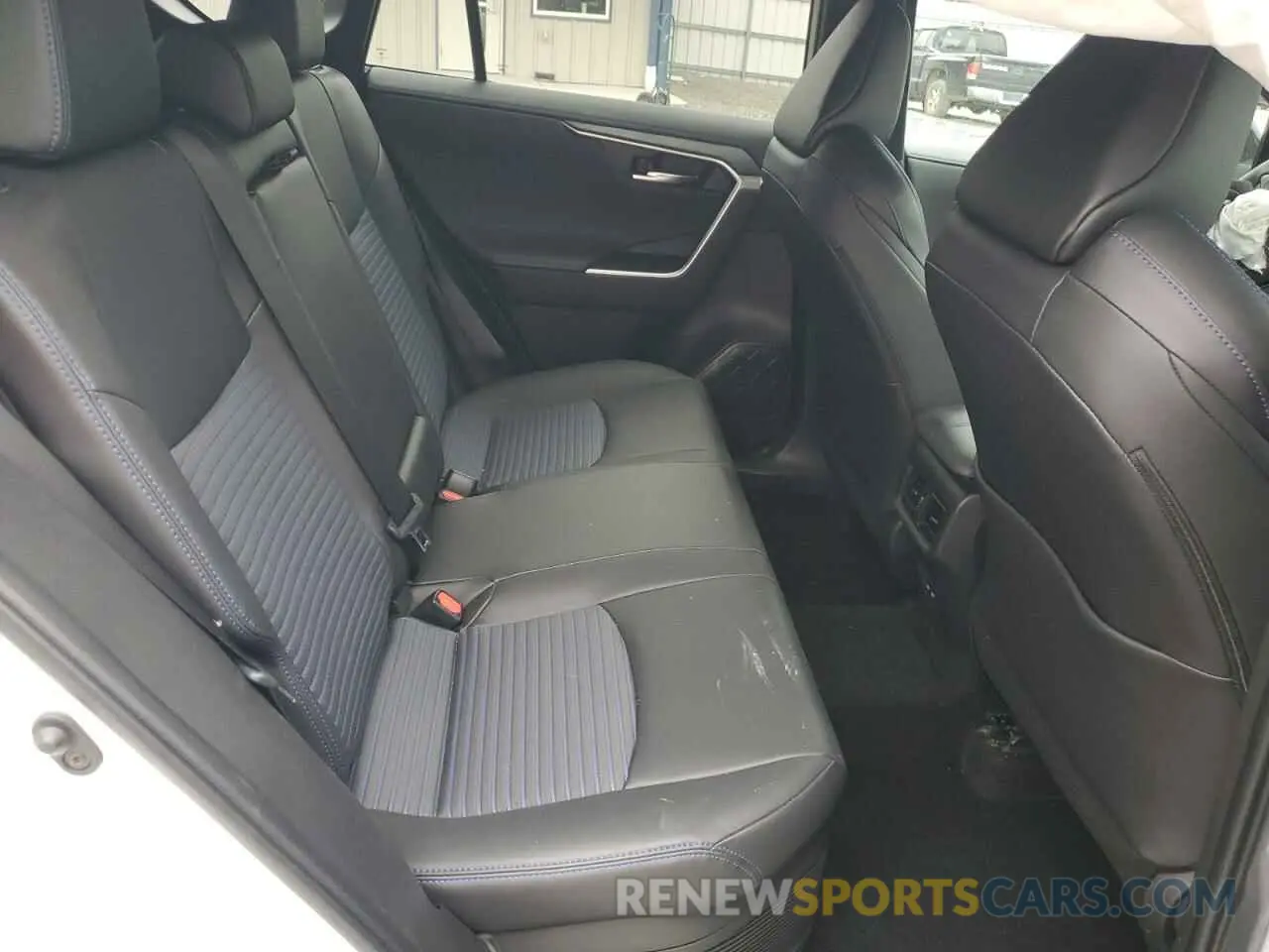 11 fotografías del automóvil dañado 2T3E6RFV1RW063757 TOYOTA RAV4 2024